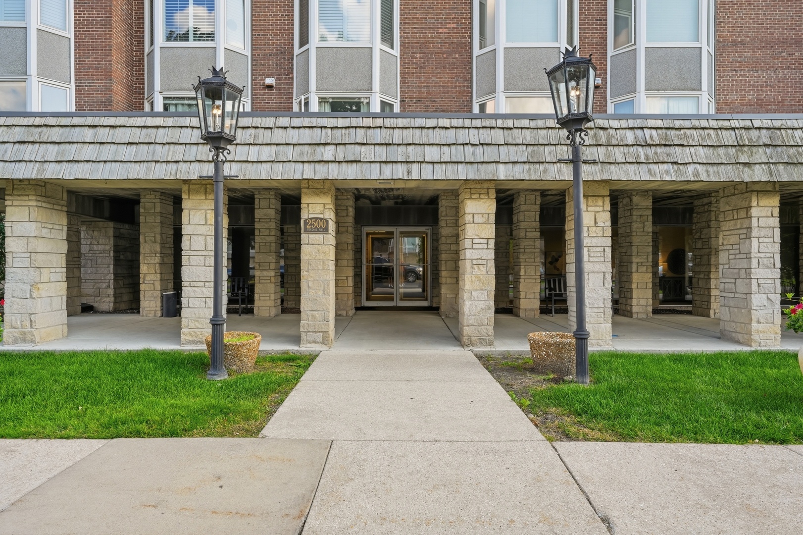 2500 Windsor Mall Unit: 2D