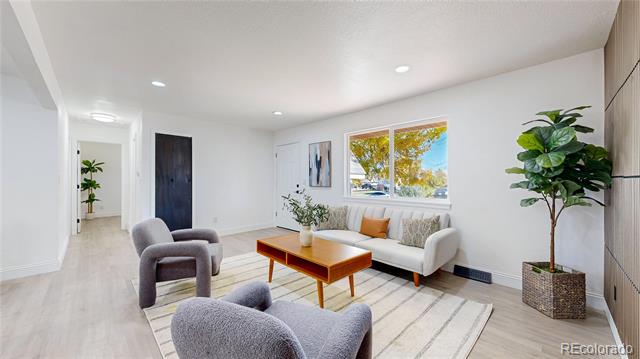 367 S Queen Circle