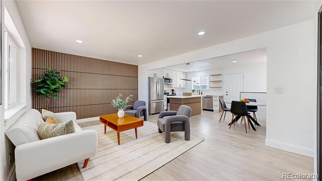 367 S Queen Circle
