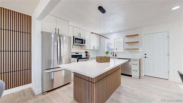 367 S Queen Circle