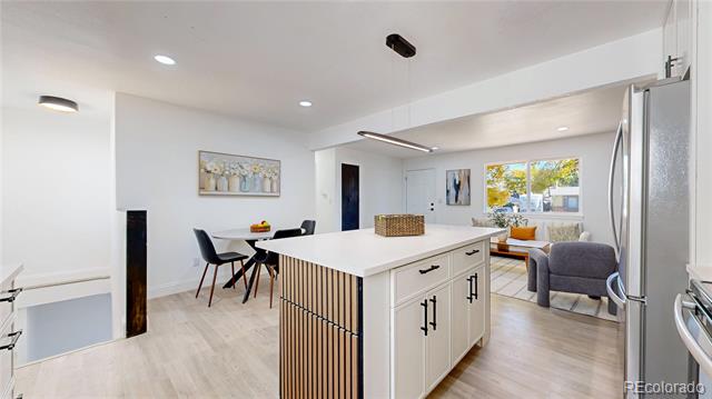 367 S Queen Circle