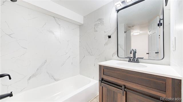 367 S Queen Circle