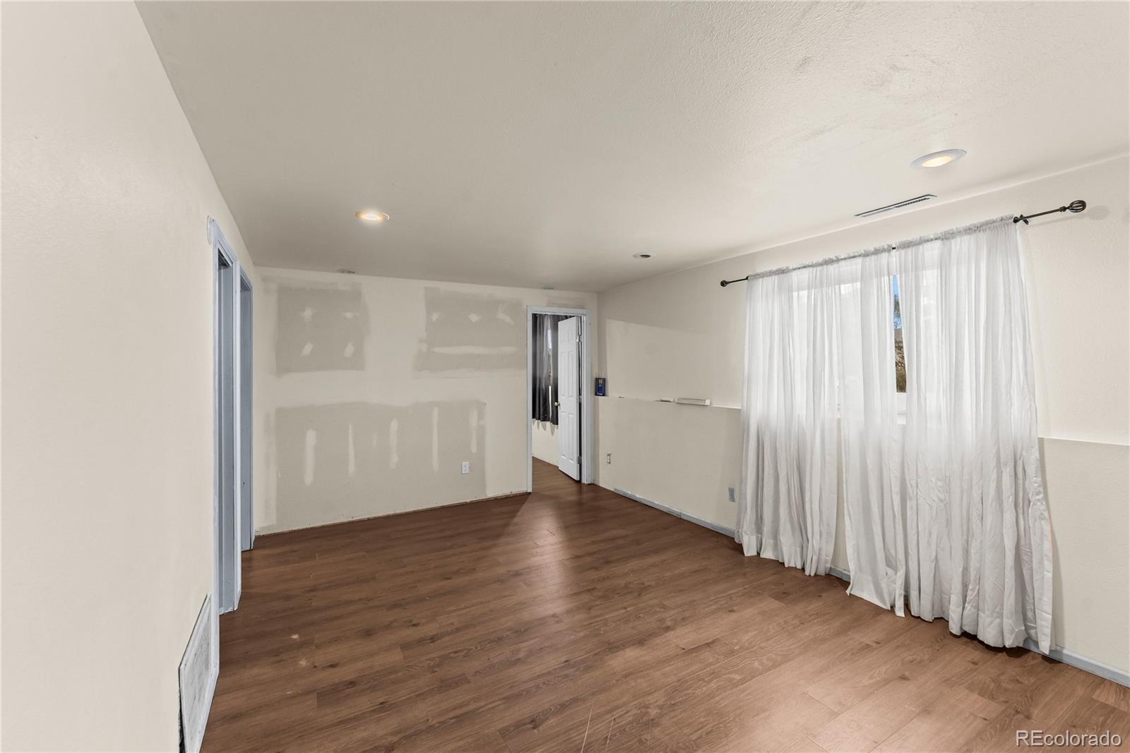 1435 Peterson Road