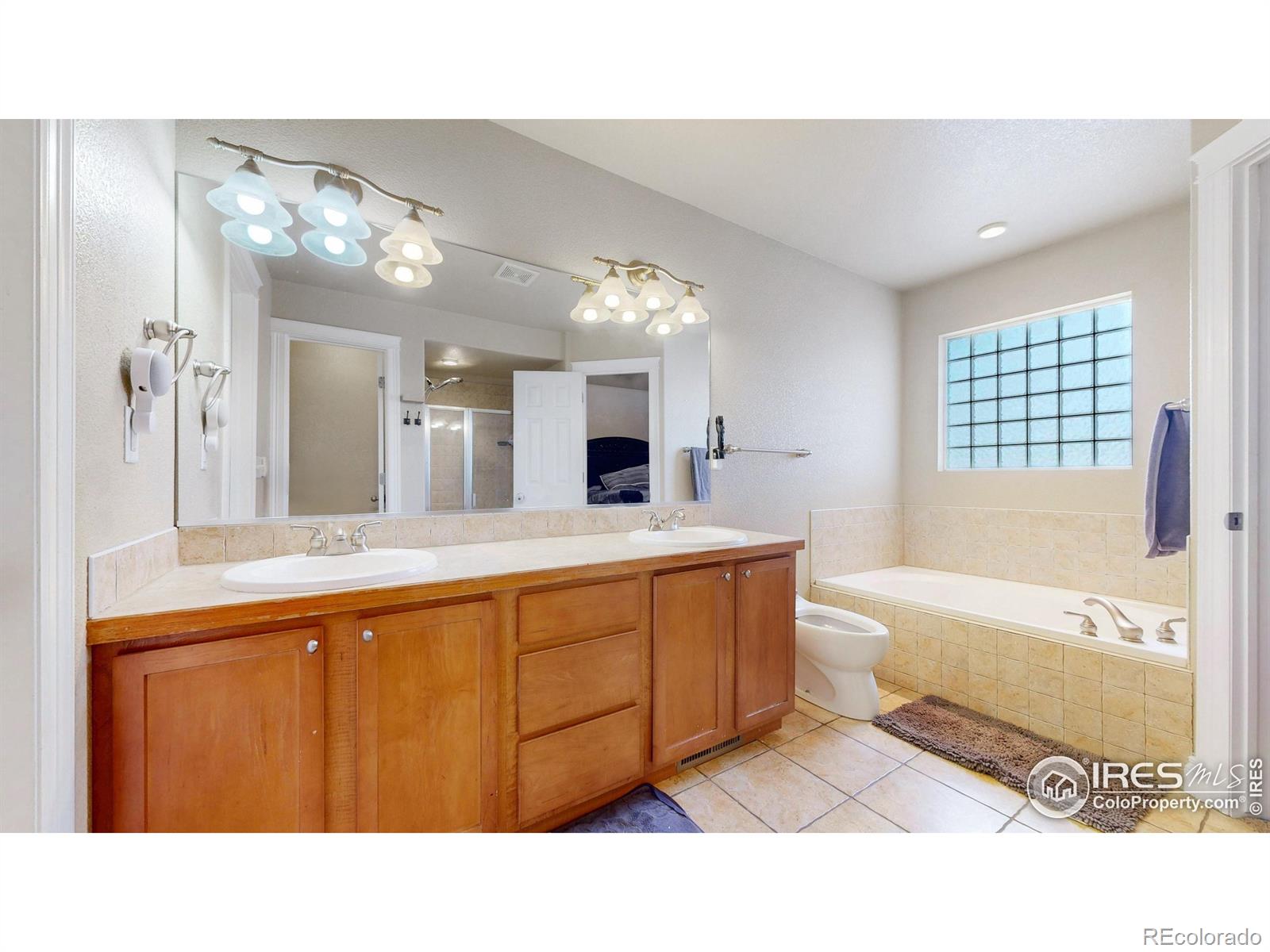 2213 Saddle Back Court