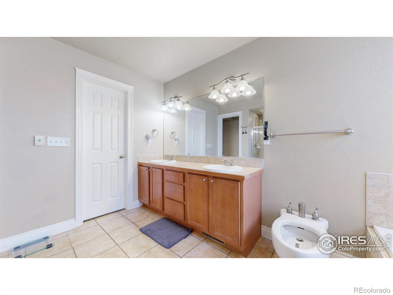 2213 Saddle Back Court