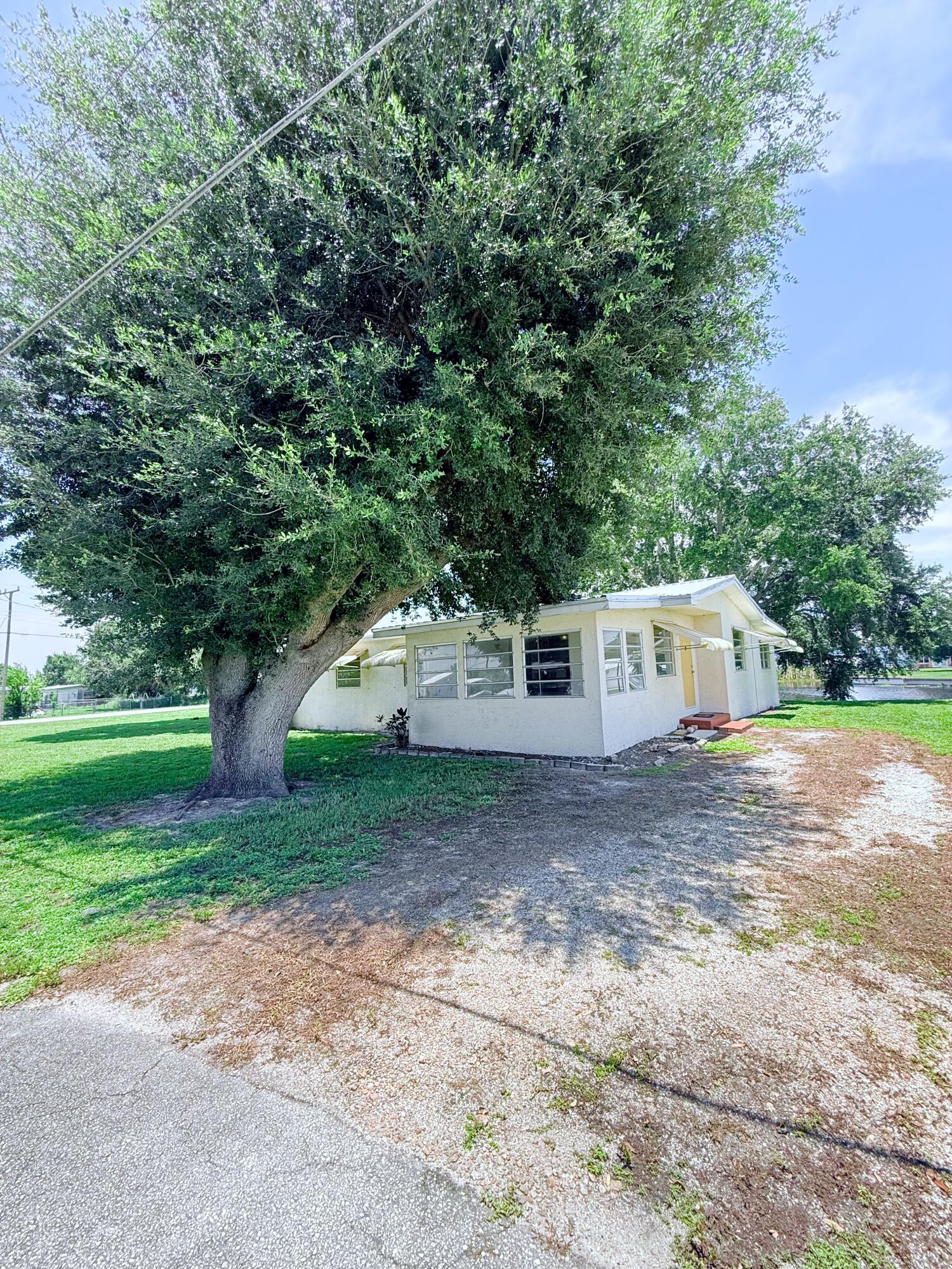 1025 Ash Circle