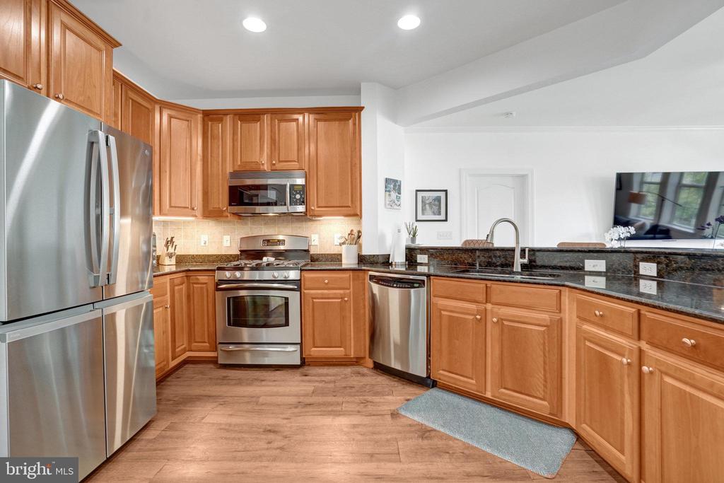 400 Cameron Station Blvd #325