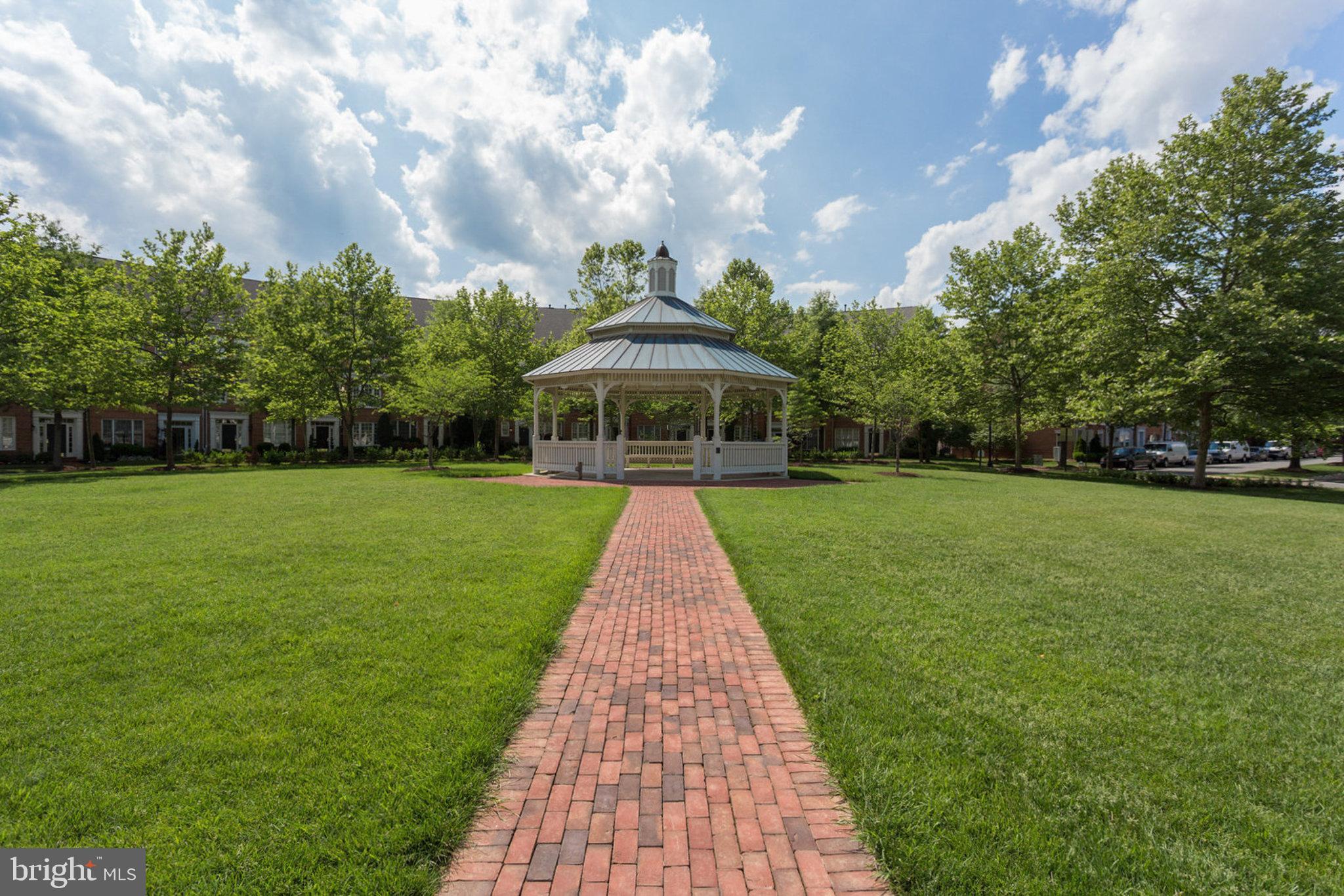 400 Cameron Station Blvd #325