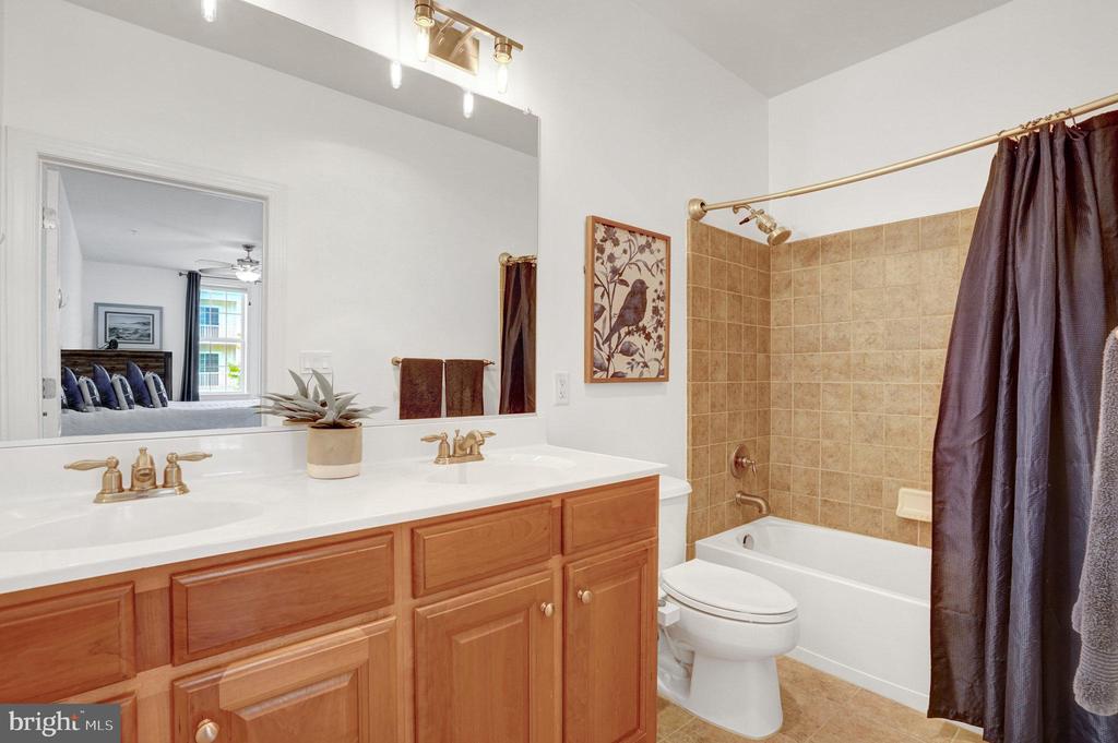 400 Cameron Station Blvd #325