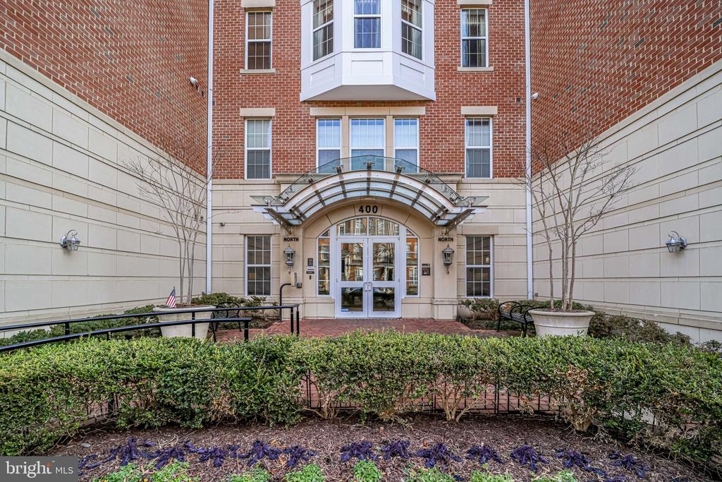 400 Cameron Station Blvd #325