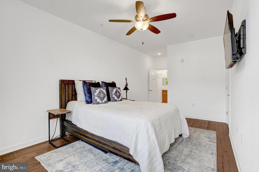 400 Cameron Station Blvd #325