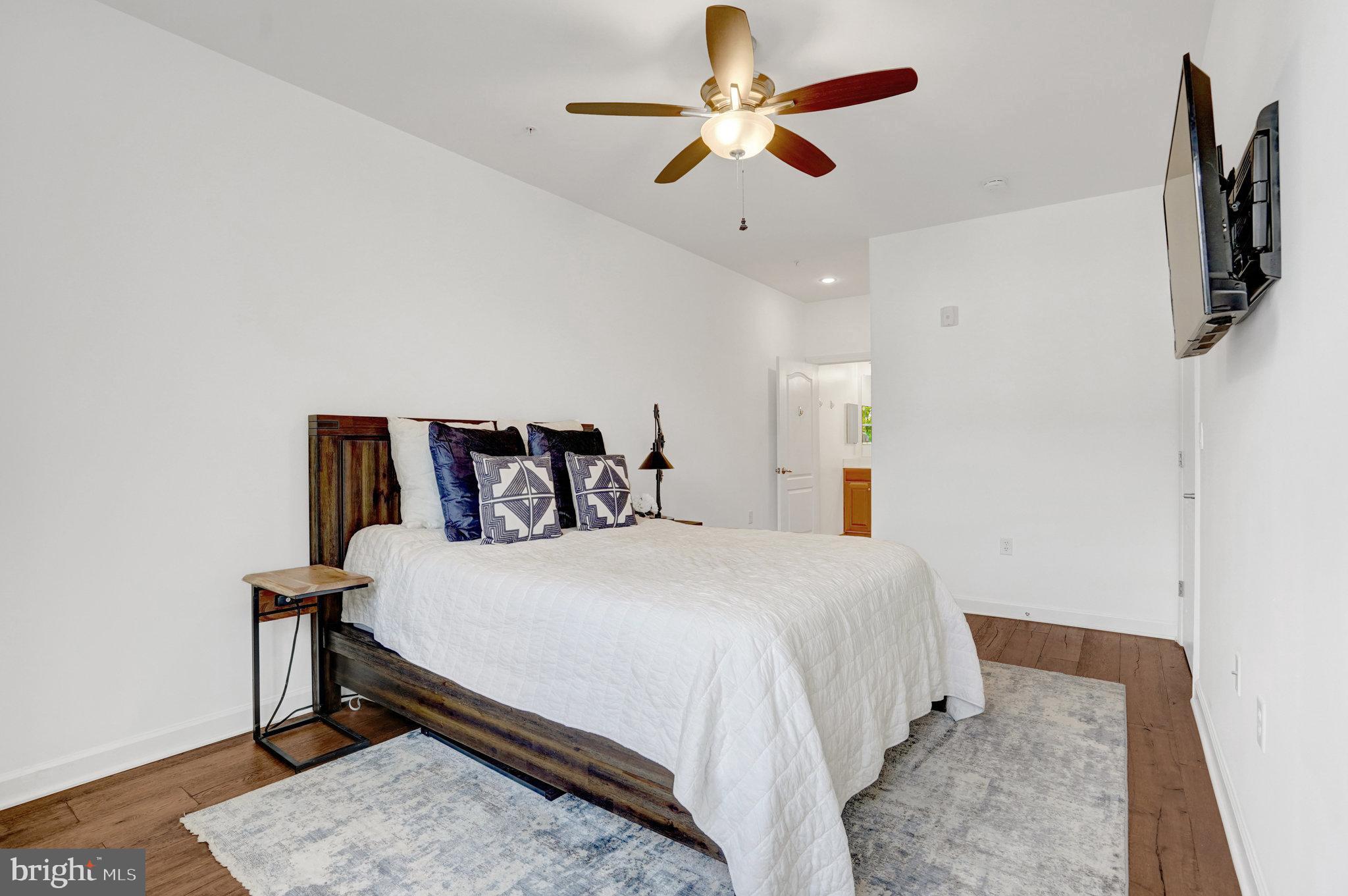 400 Cameron Station Blvd #325