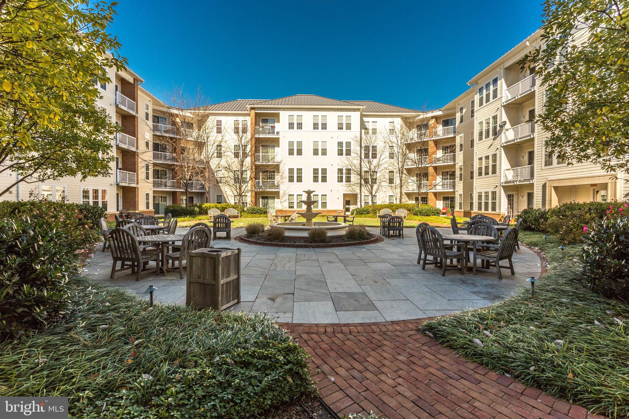 400 Cameron Station Blvd #325