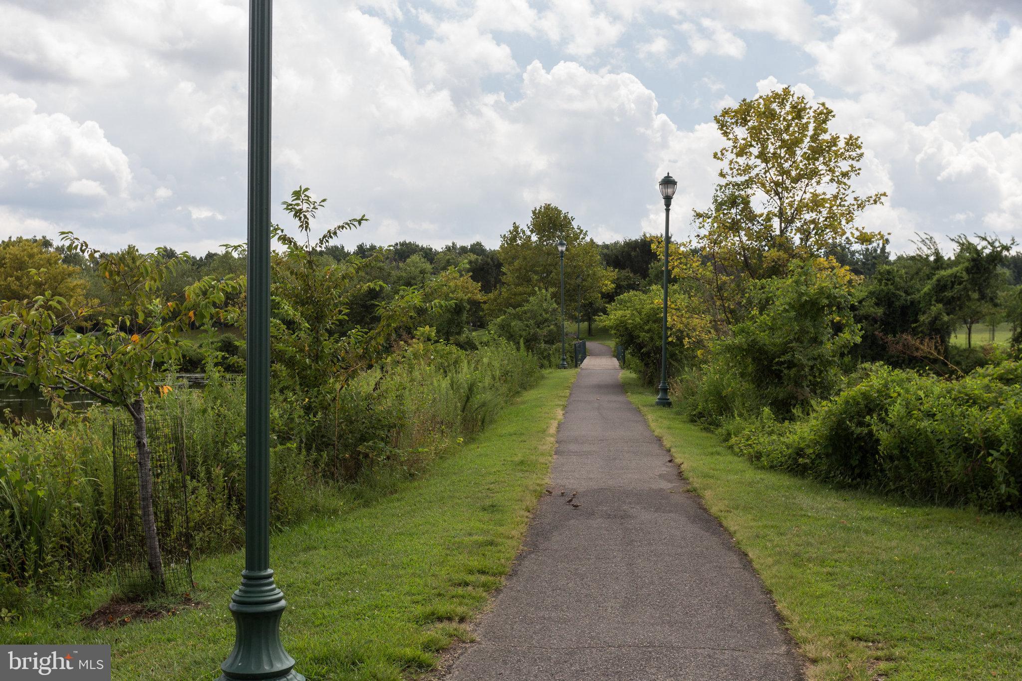 400 Cameron Station Blvd #325