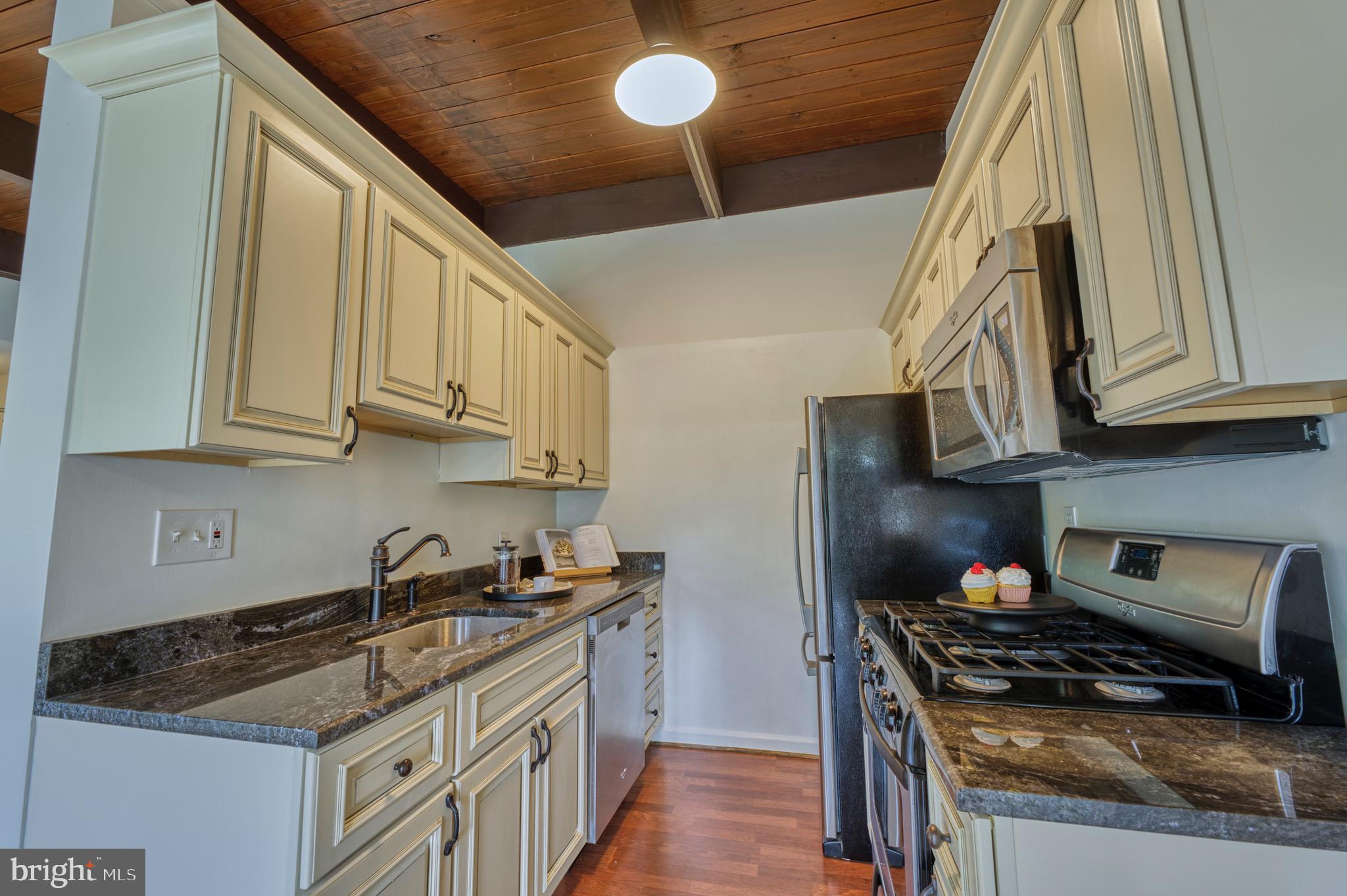 4901 Americana Dr #202