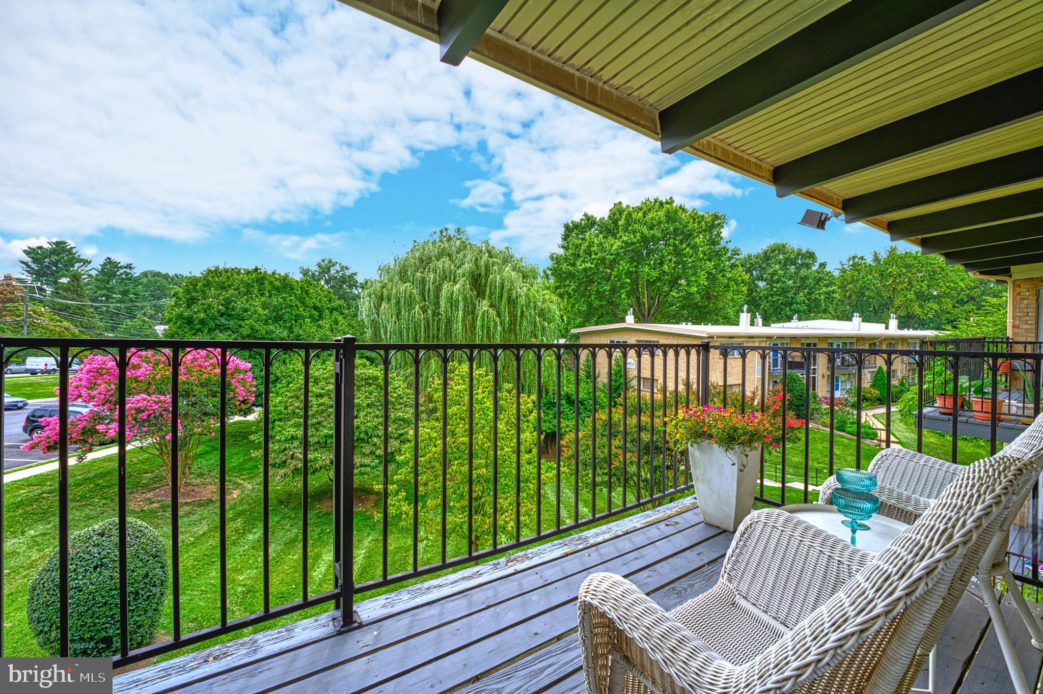 4901 Americana Dr #202