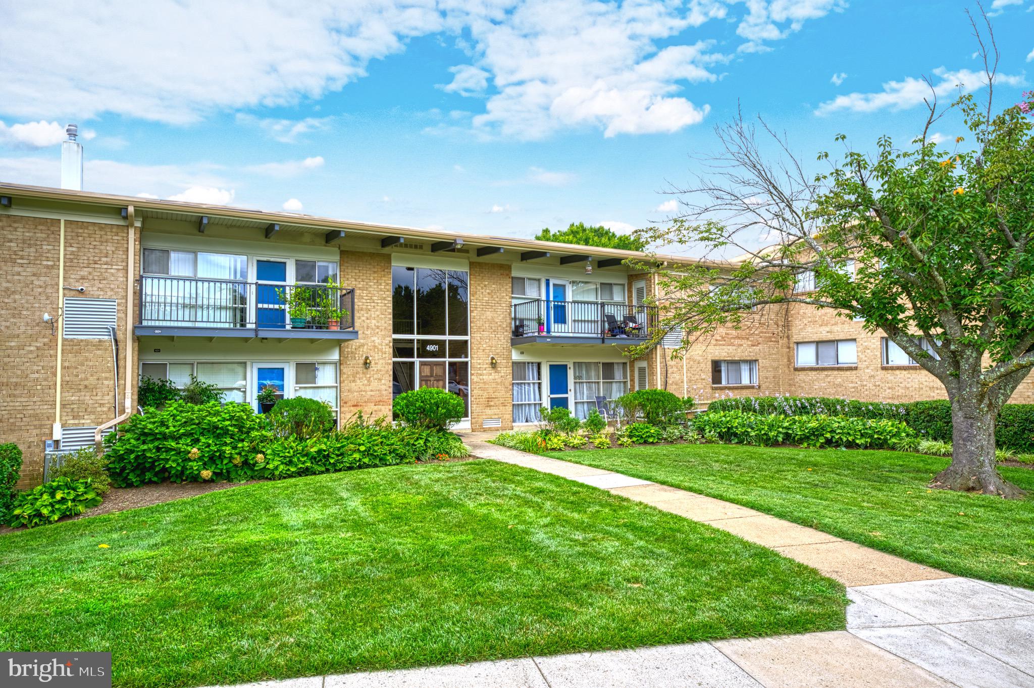 4901 Americana Dr #202