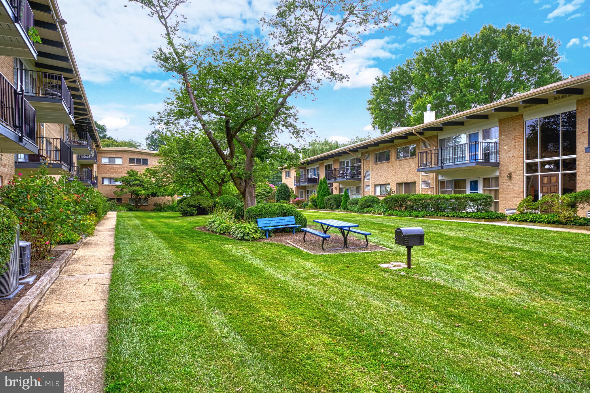 4901 Americana Dr #202