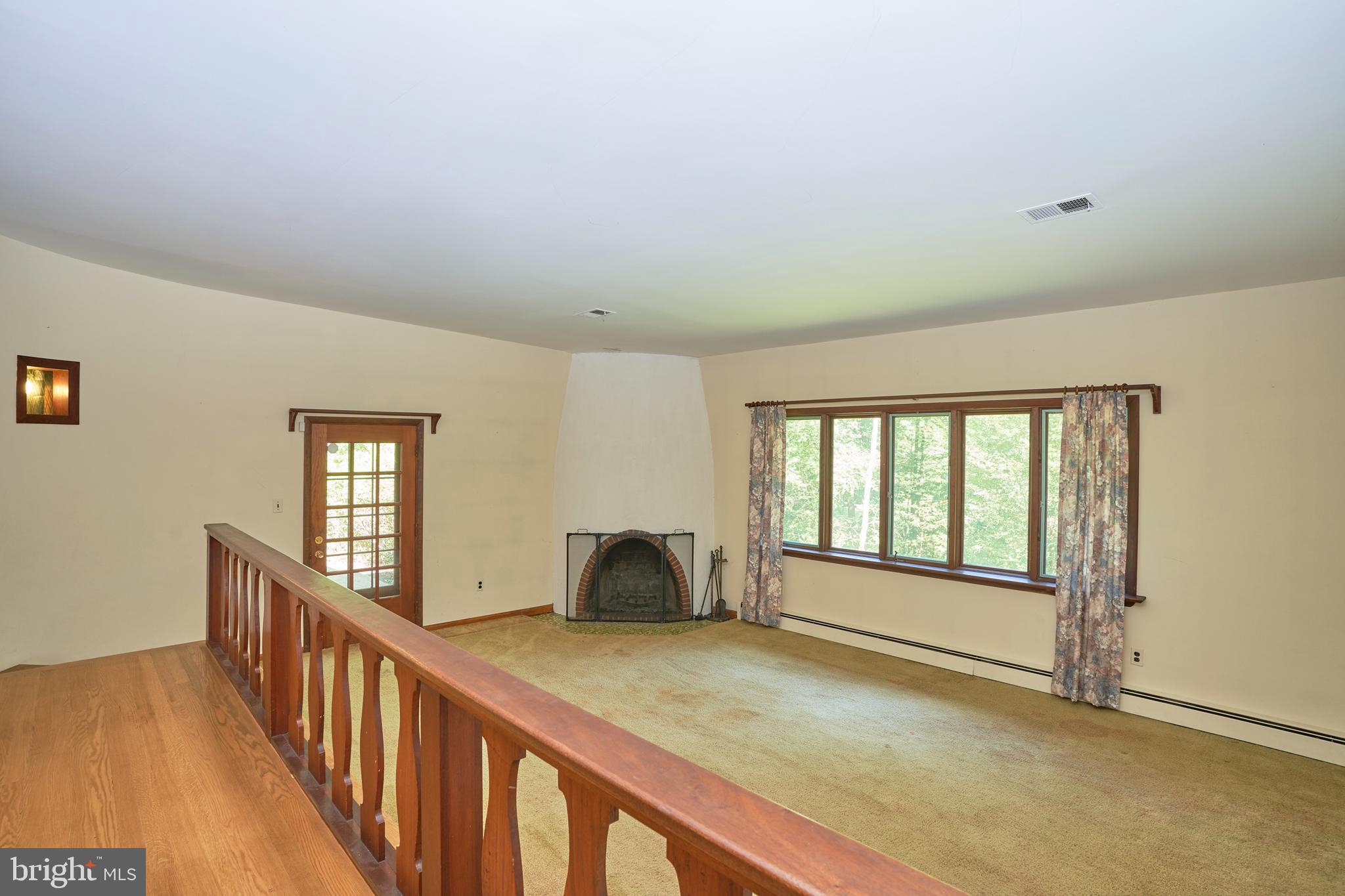 9327 Campbell Rd