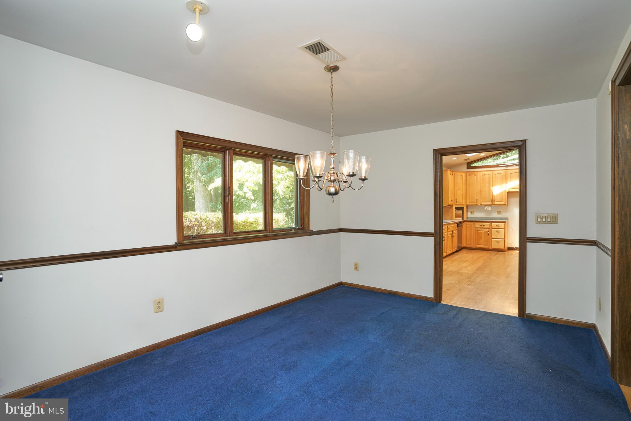 9327 Campbell Rd