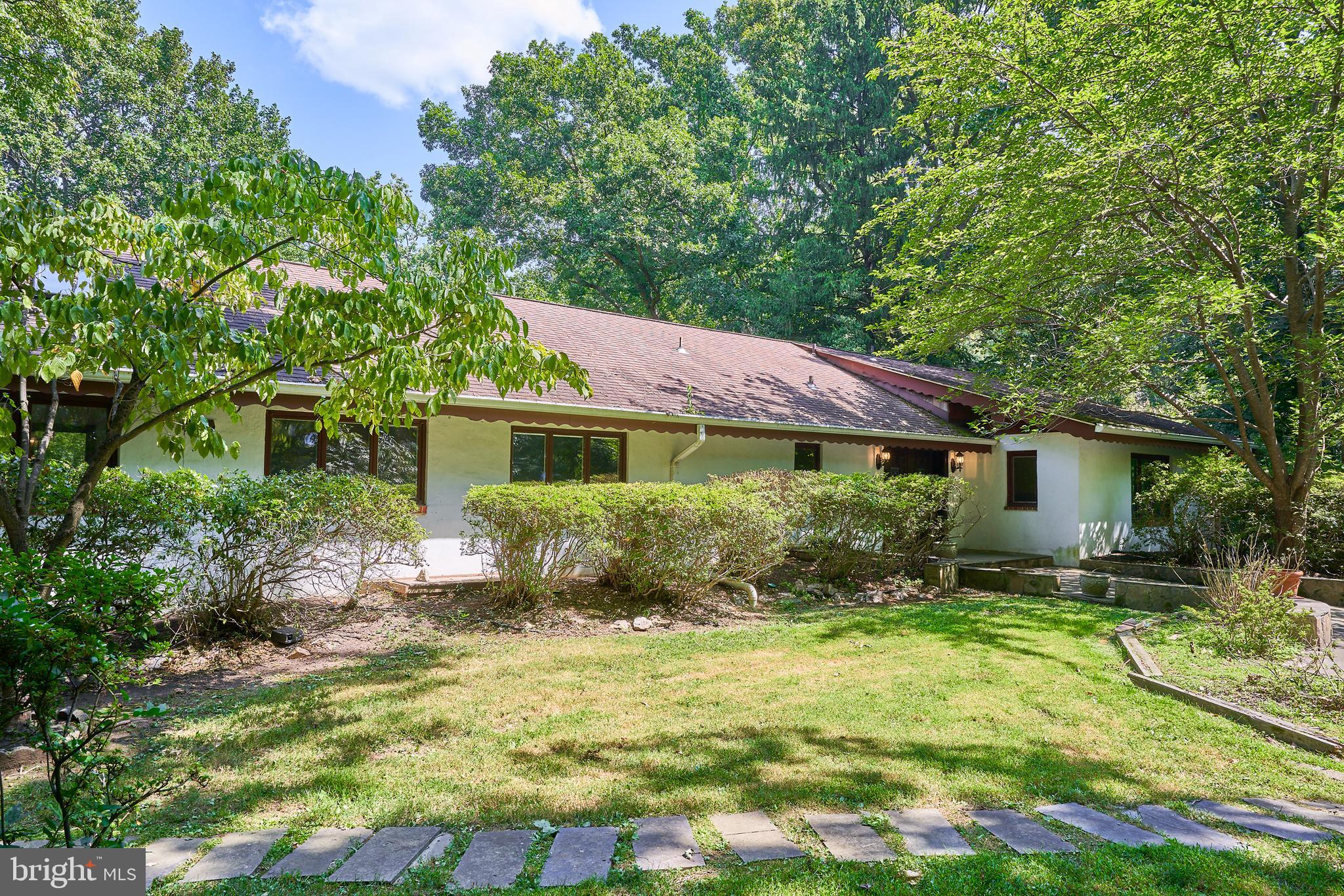 9327 Campbell Rd