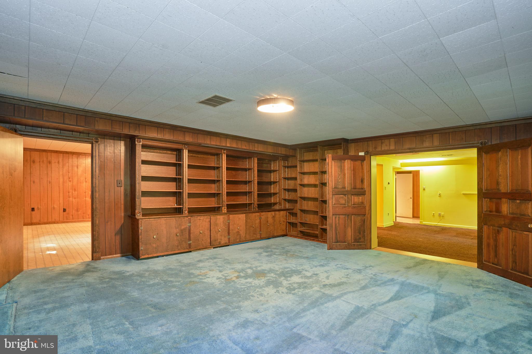 9327 Campbell Rd