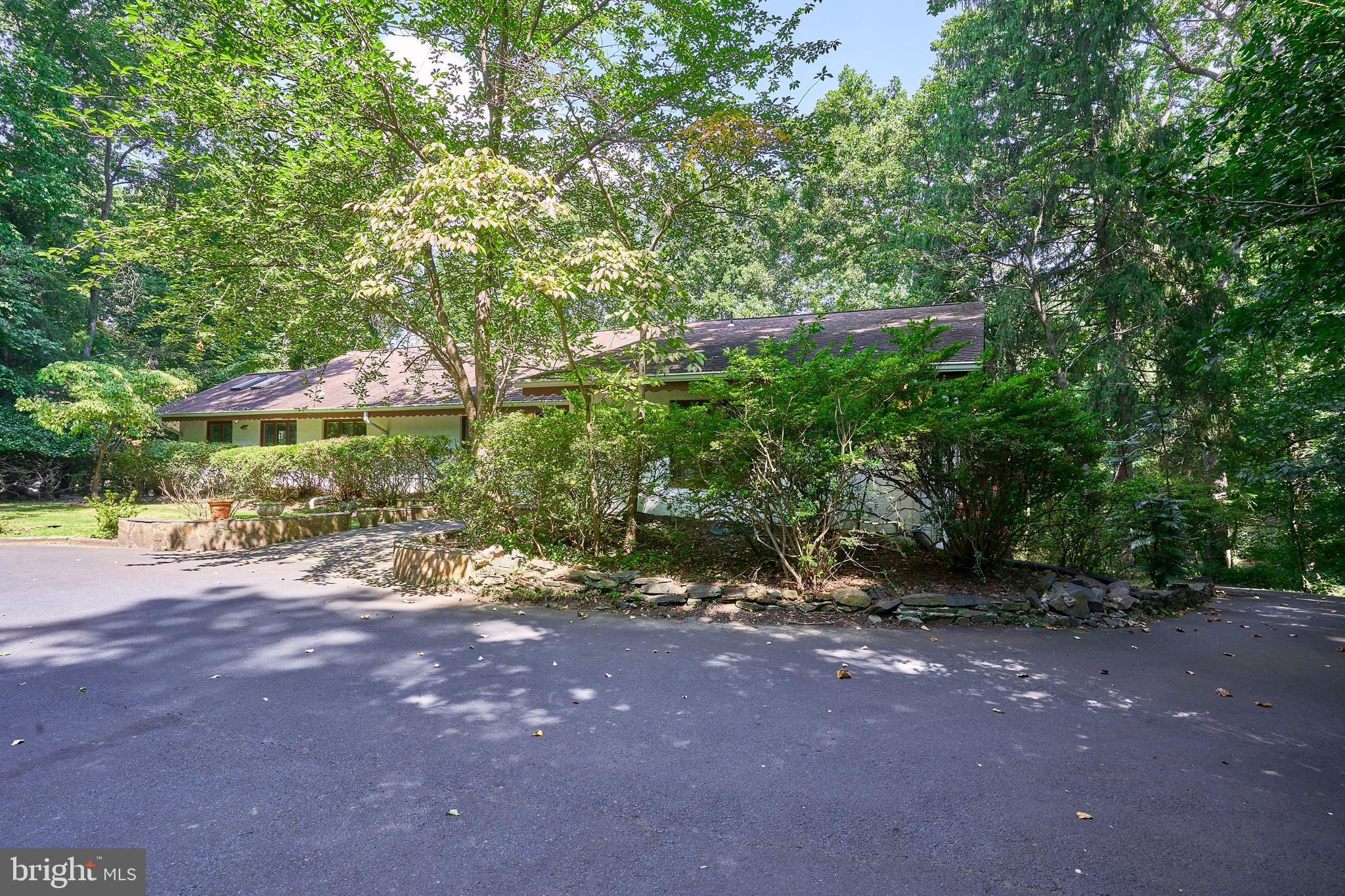 9327 Campbell Rd