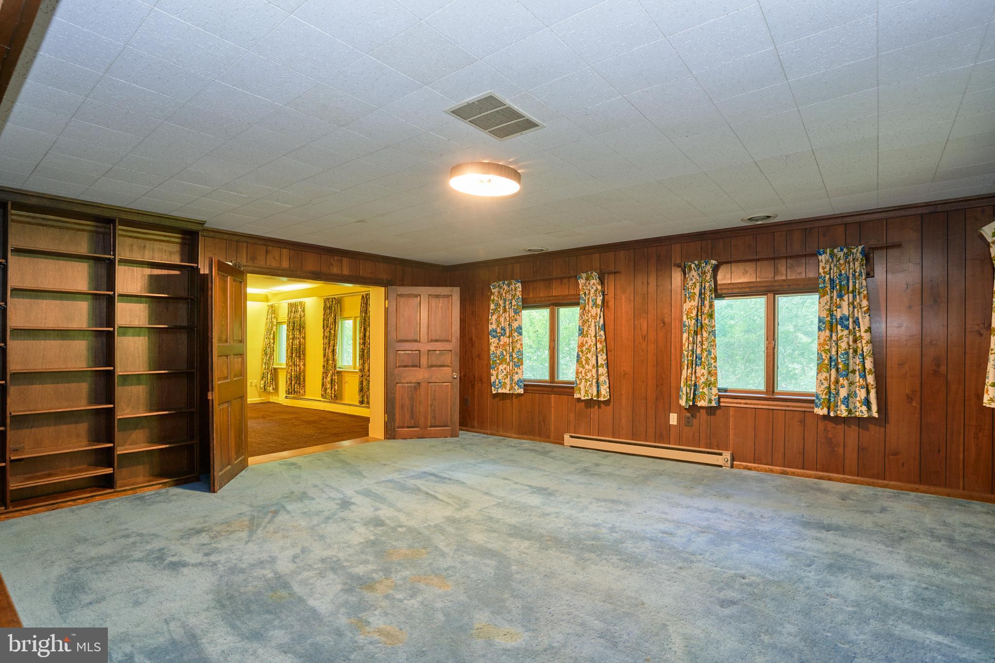 9327 Campbell Rd