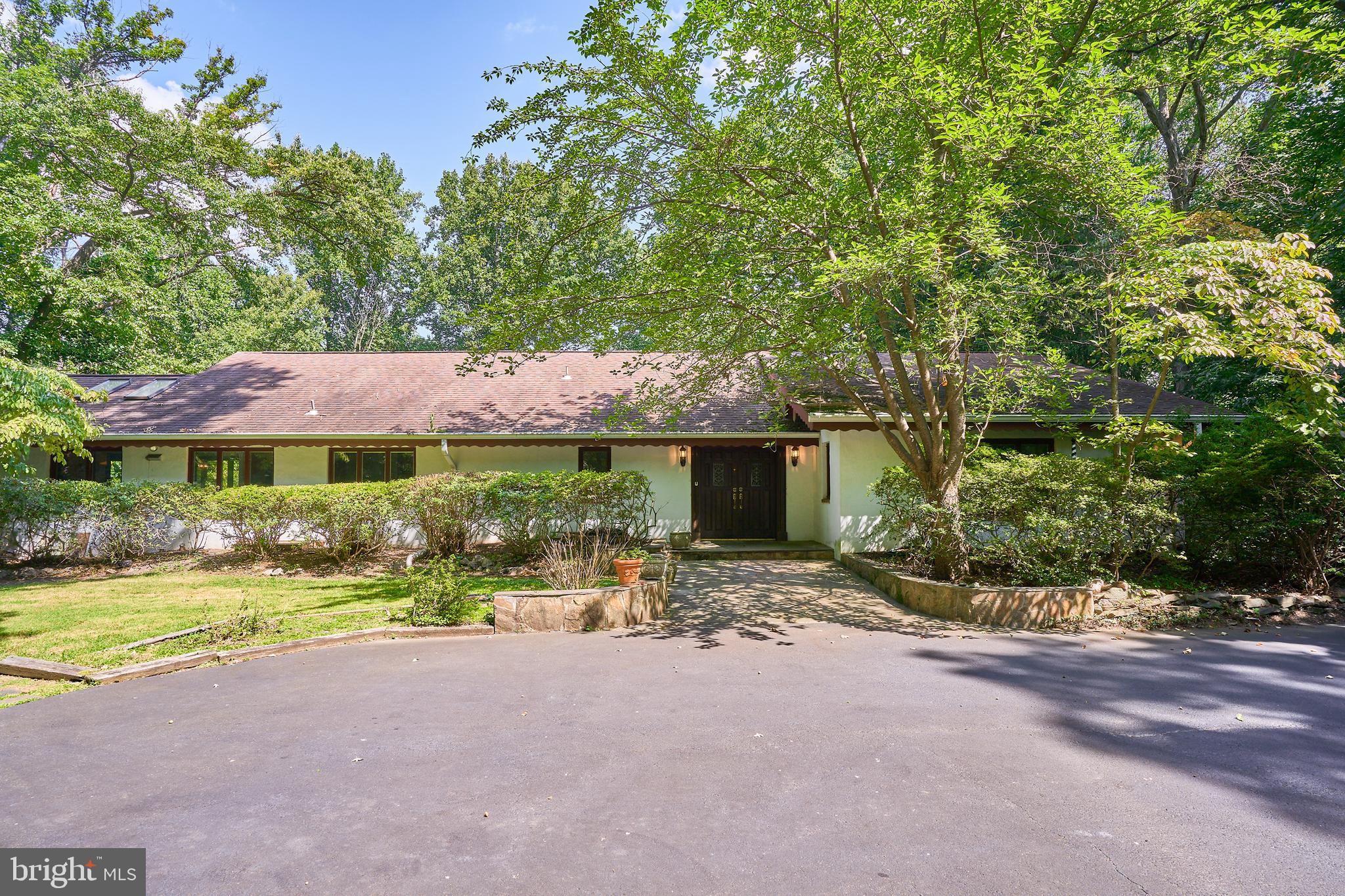 9327 Campbell Rd