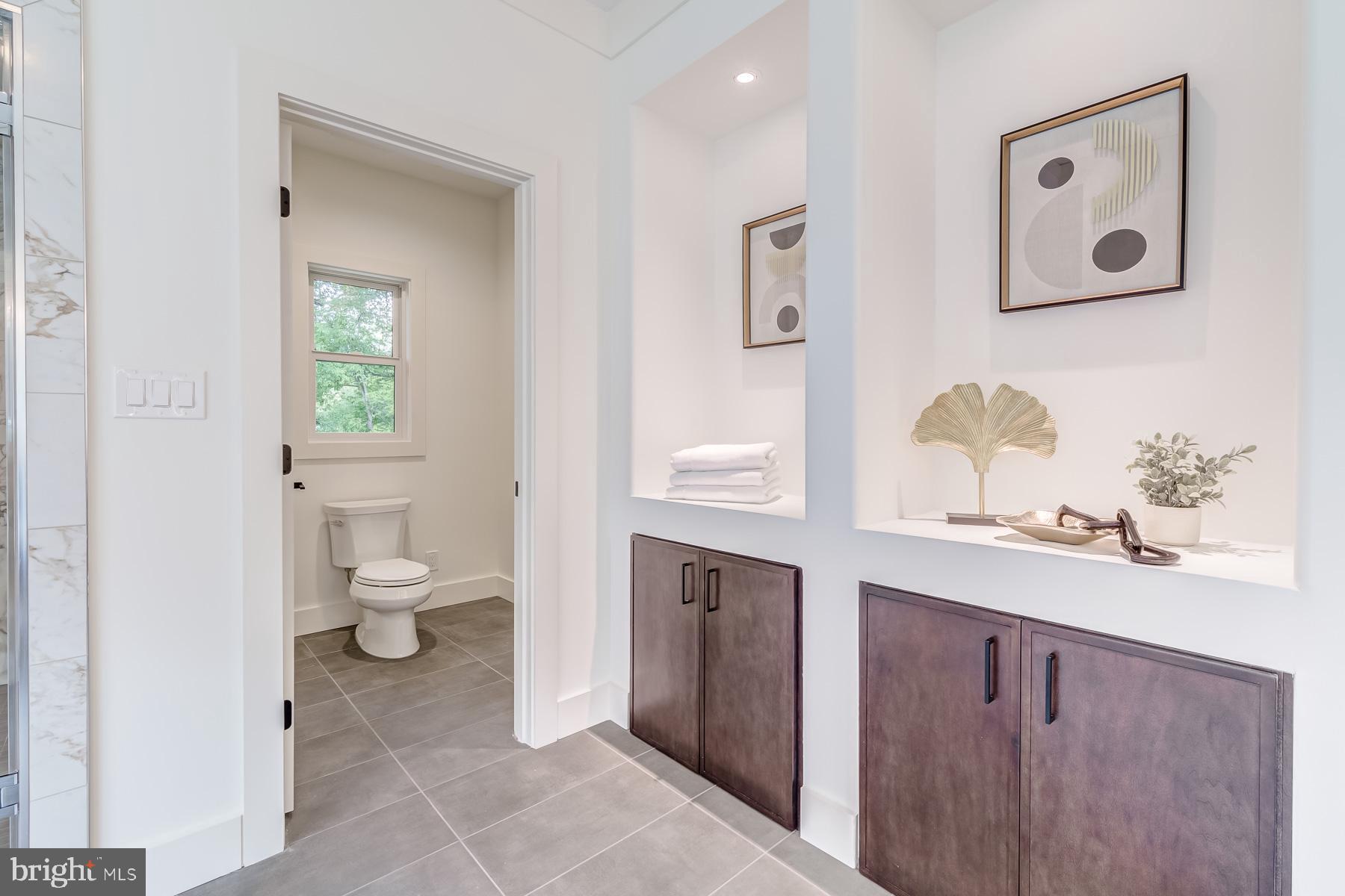 1205 Ross Dr SW
