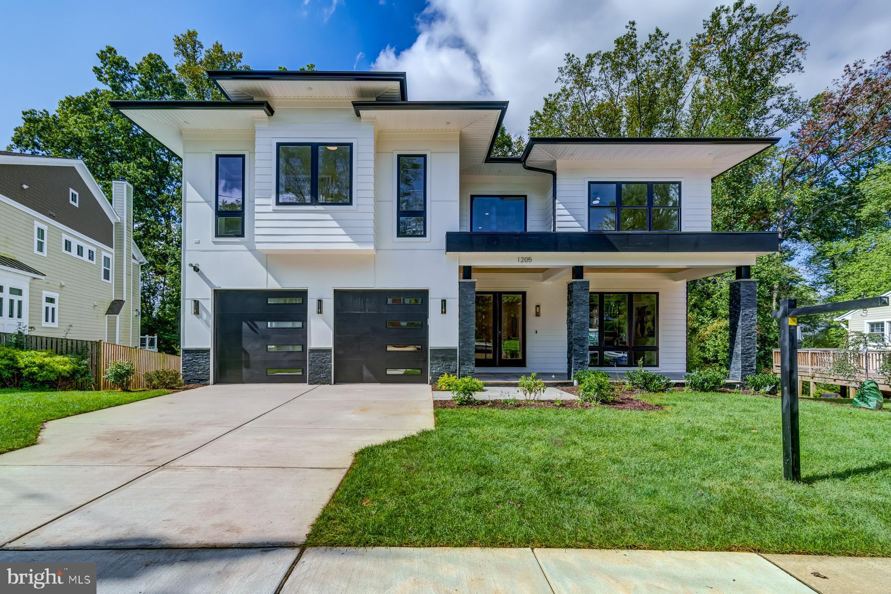 1205 Ross Dr SW
