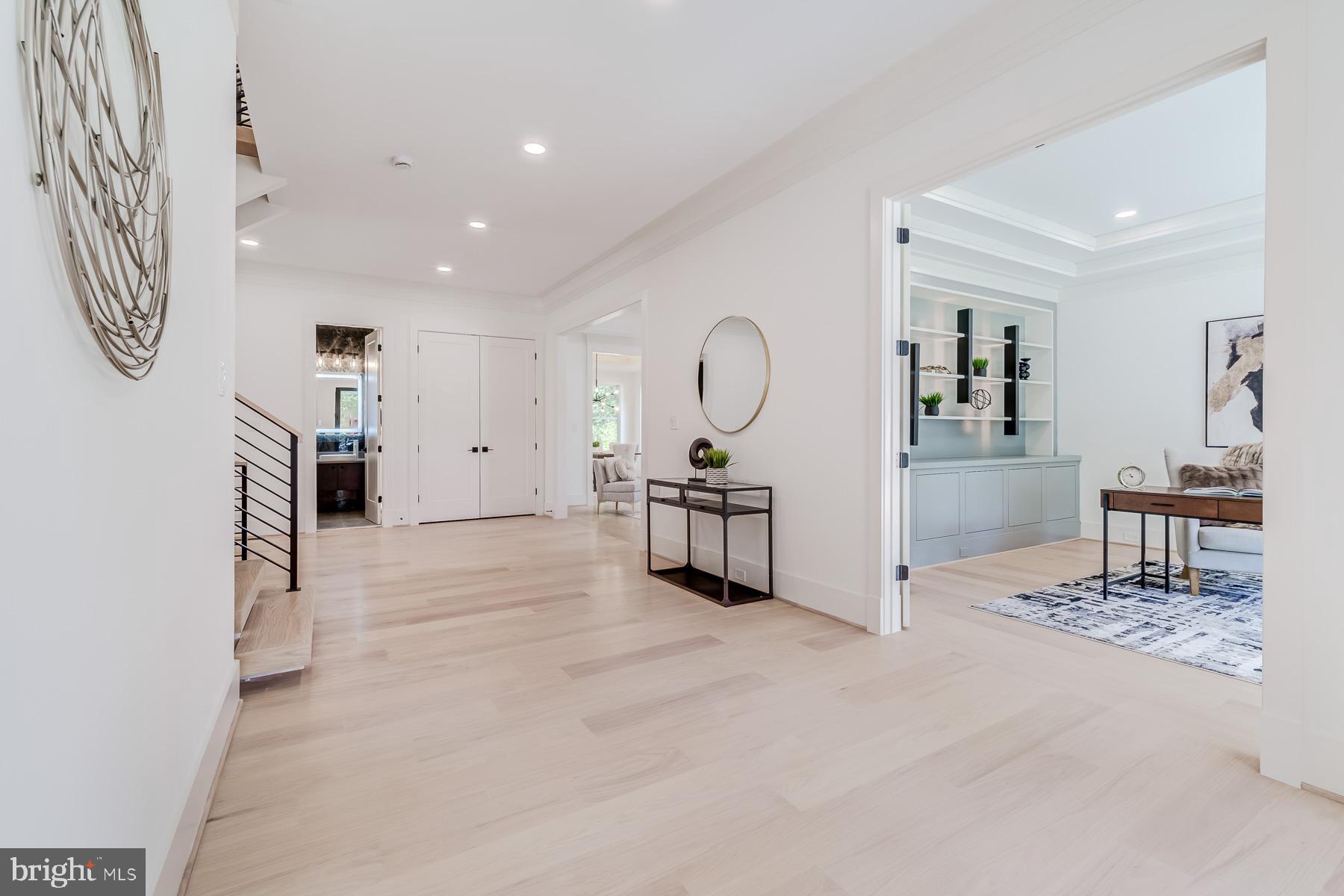 1205 Ross Dr SW