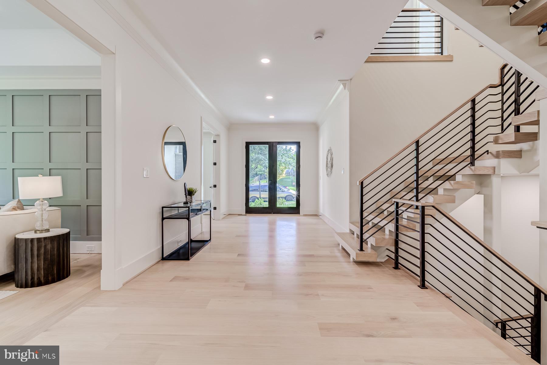 1205 Ross Dr SW