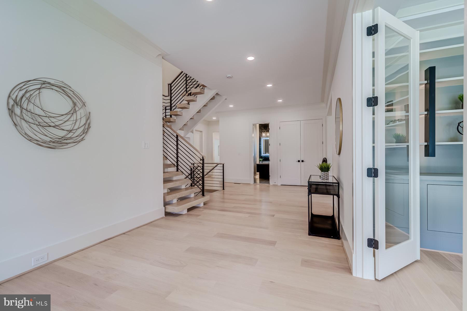 1205 Ross Dr SW