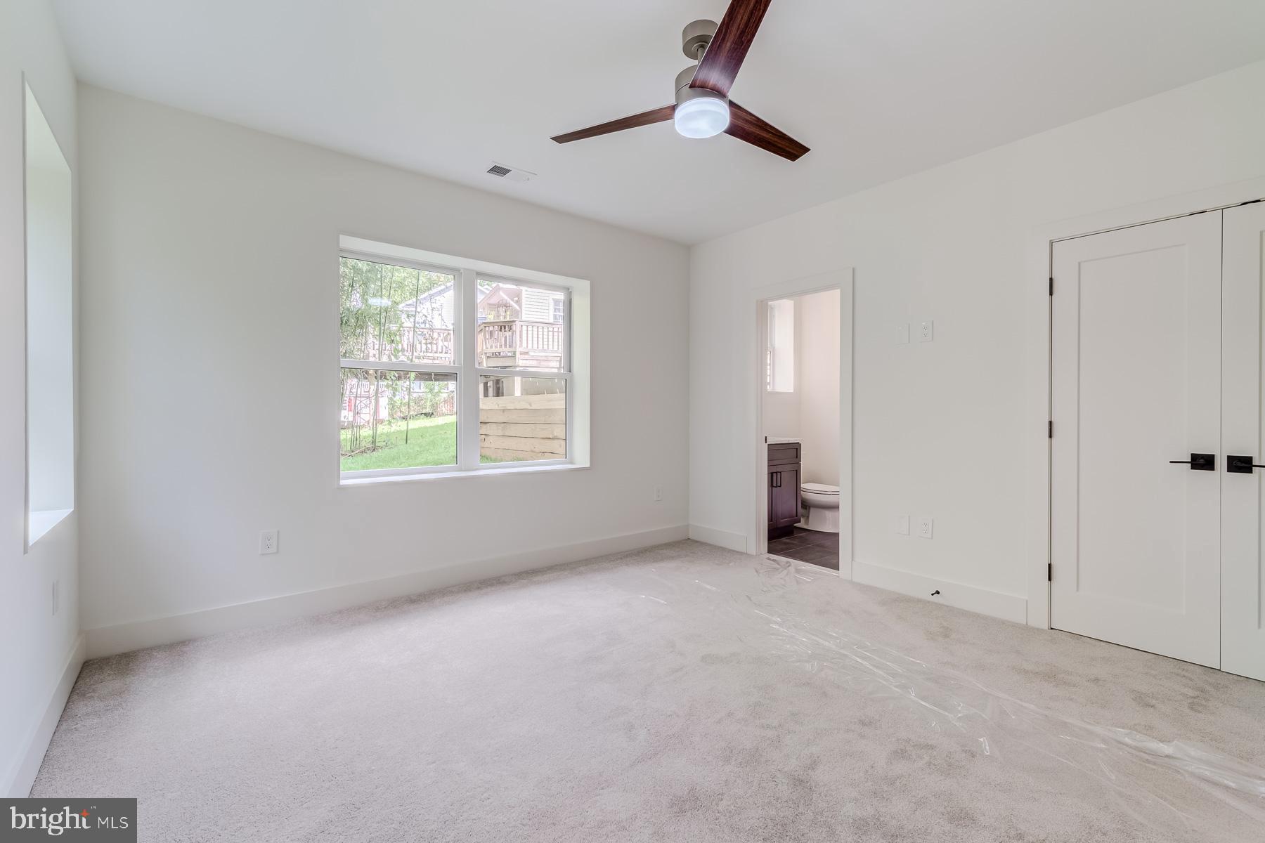 1205 Ross Dr SW