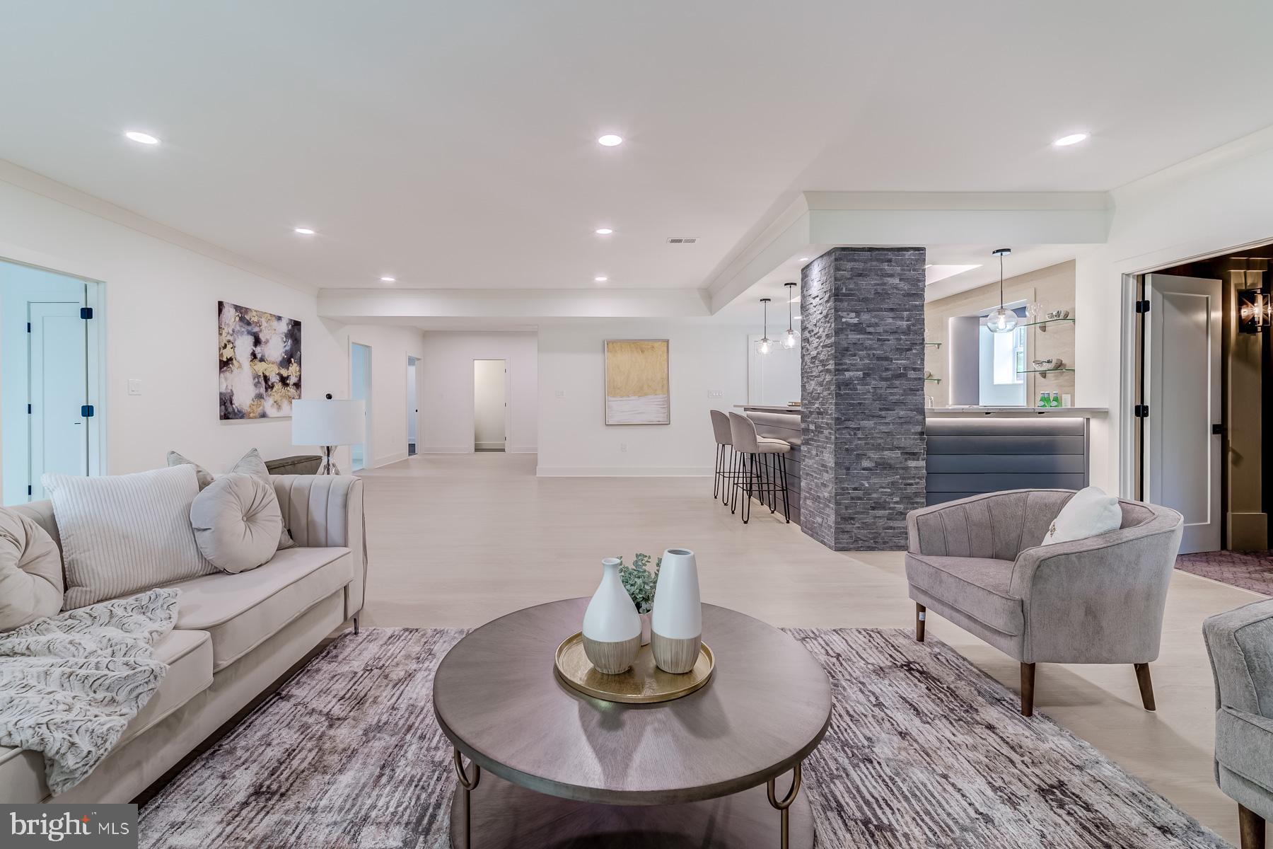 1205 Ross Dr SW
