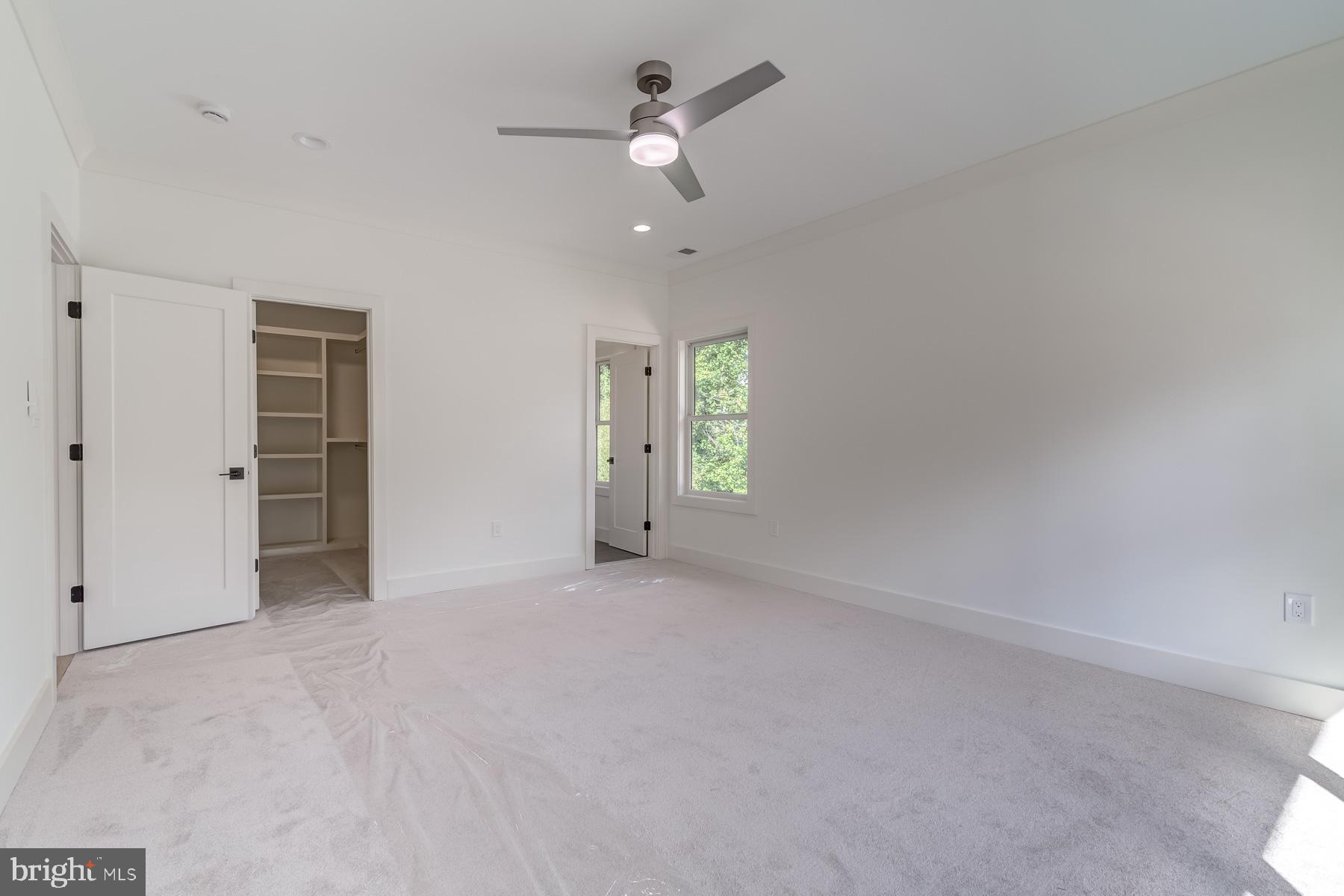1205 Ross Dr SW
