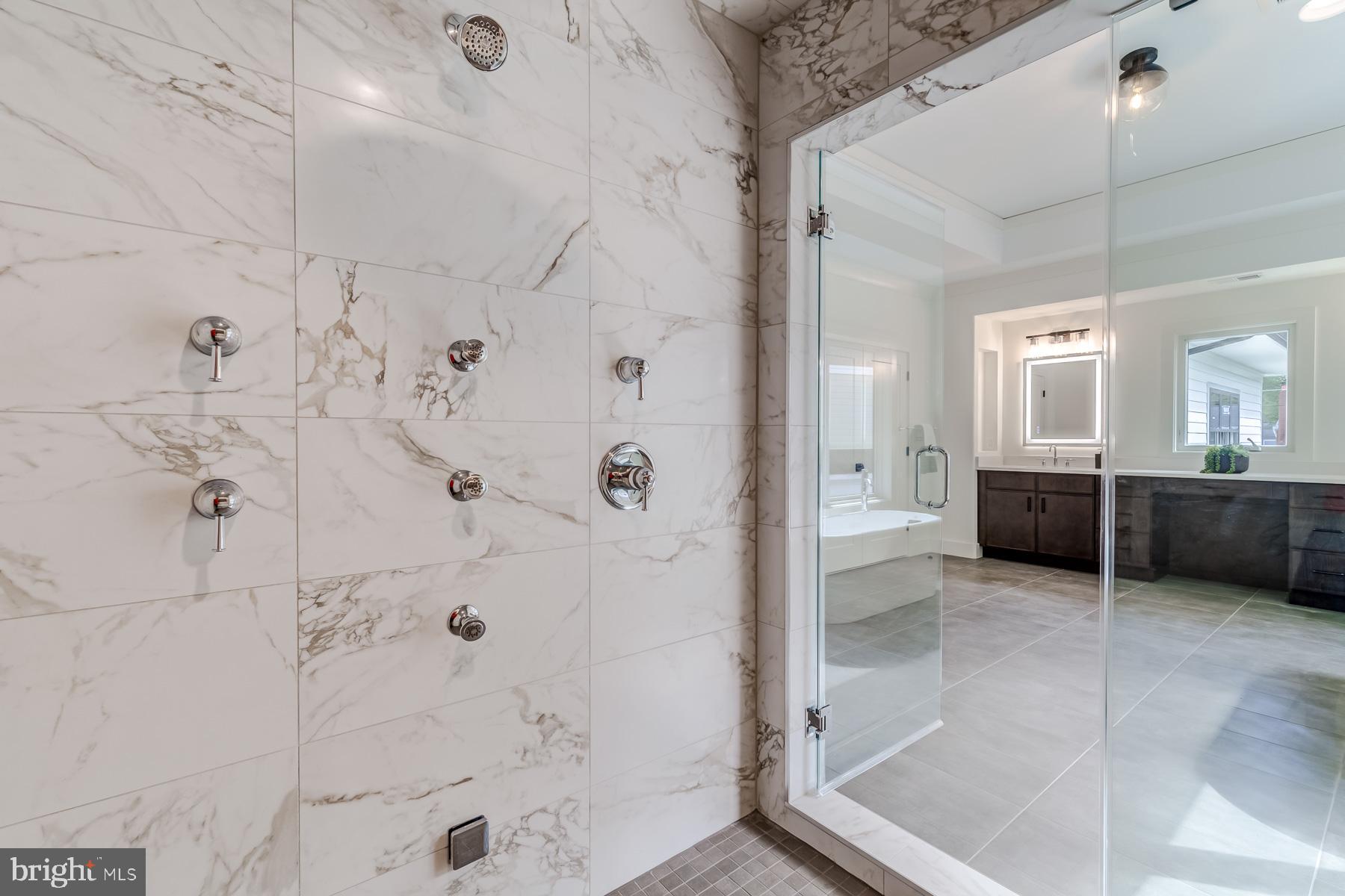 1205 Ross Dr SW