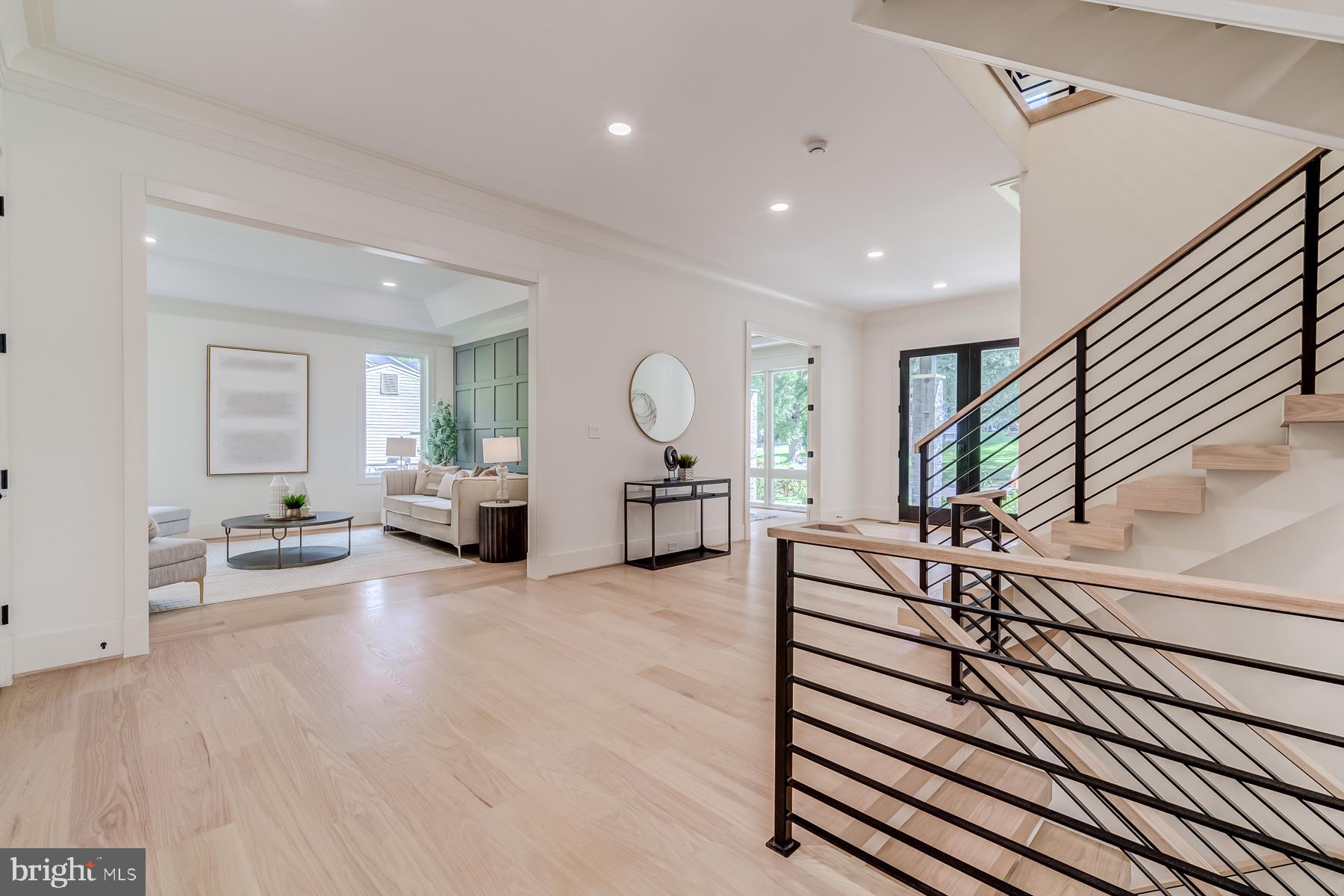 1205 Ross Dr SW
