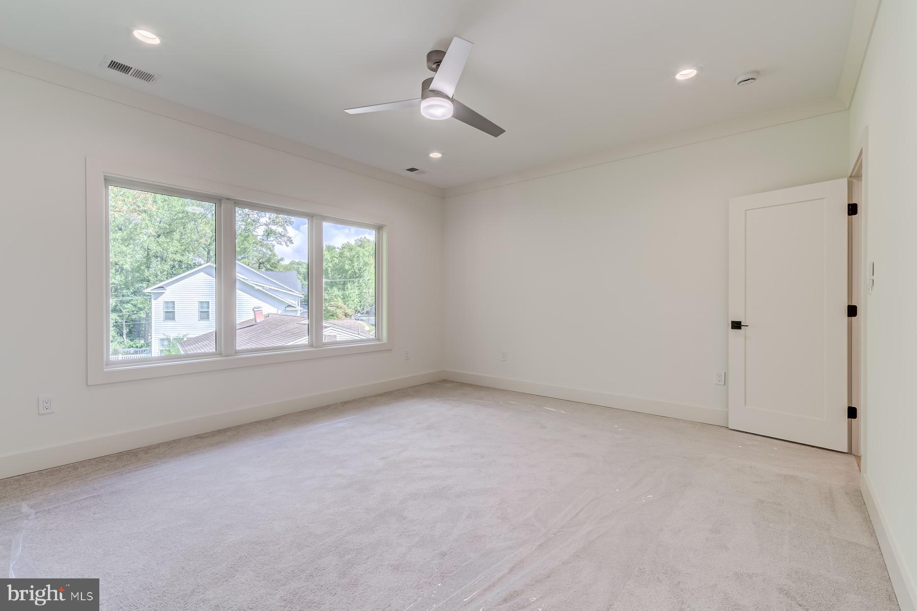 1205 Ross Dr SW