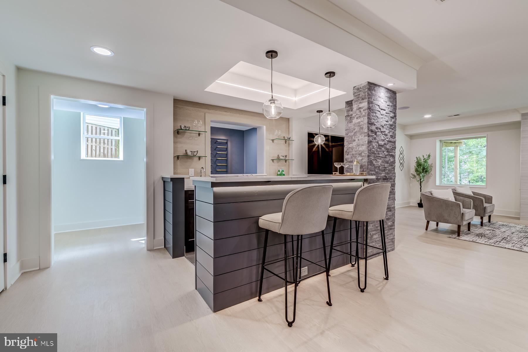 1205 Ross Dr SW