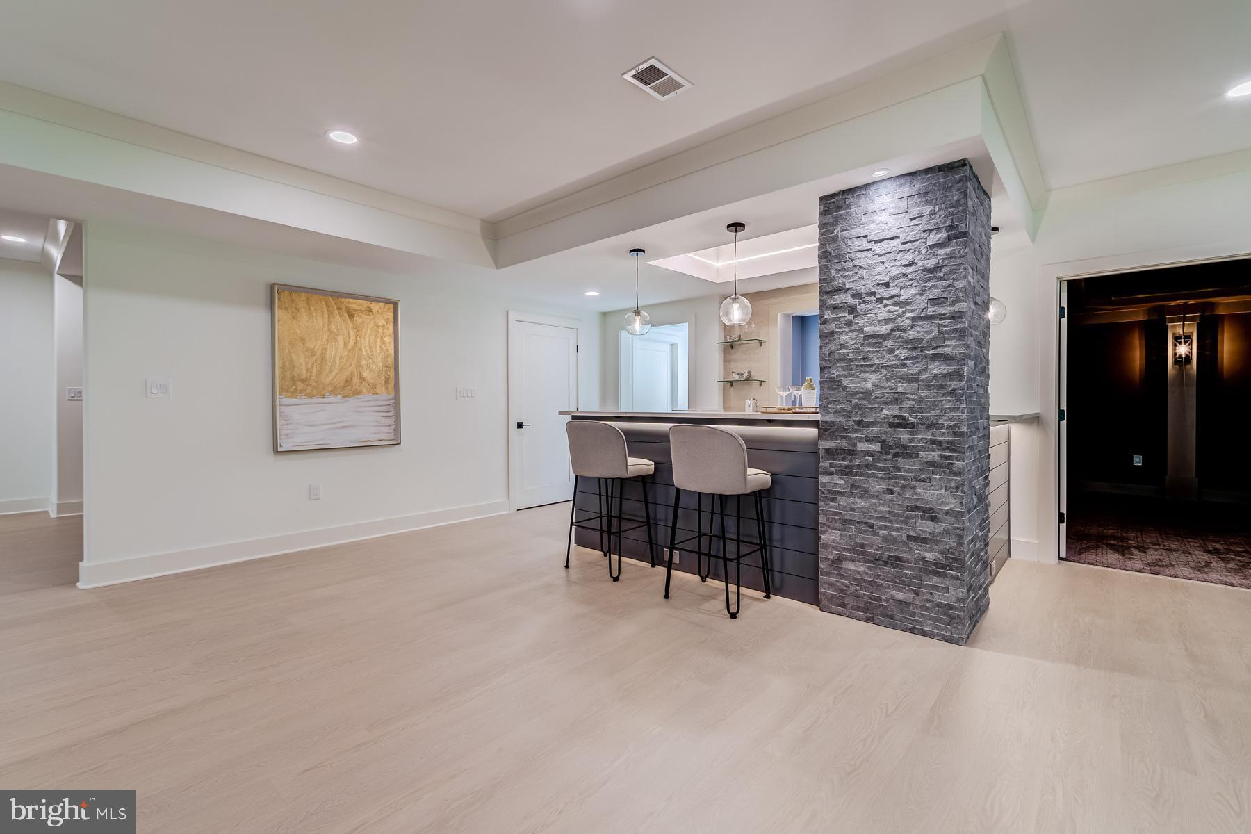 1205 Ross Dr SW
