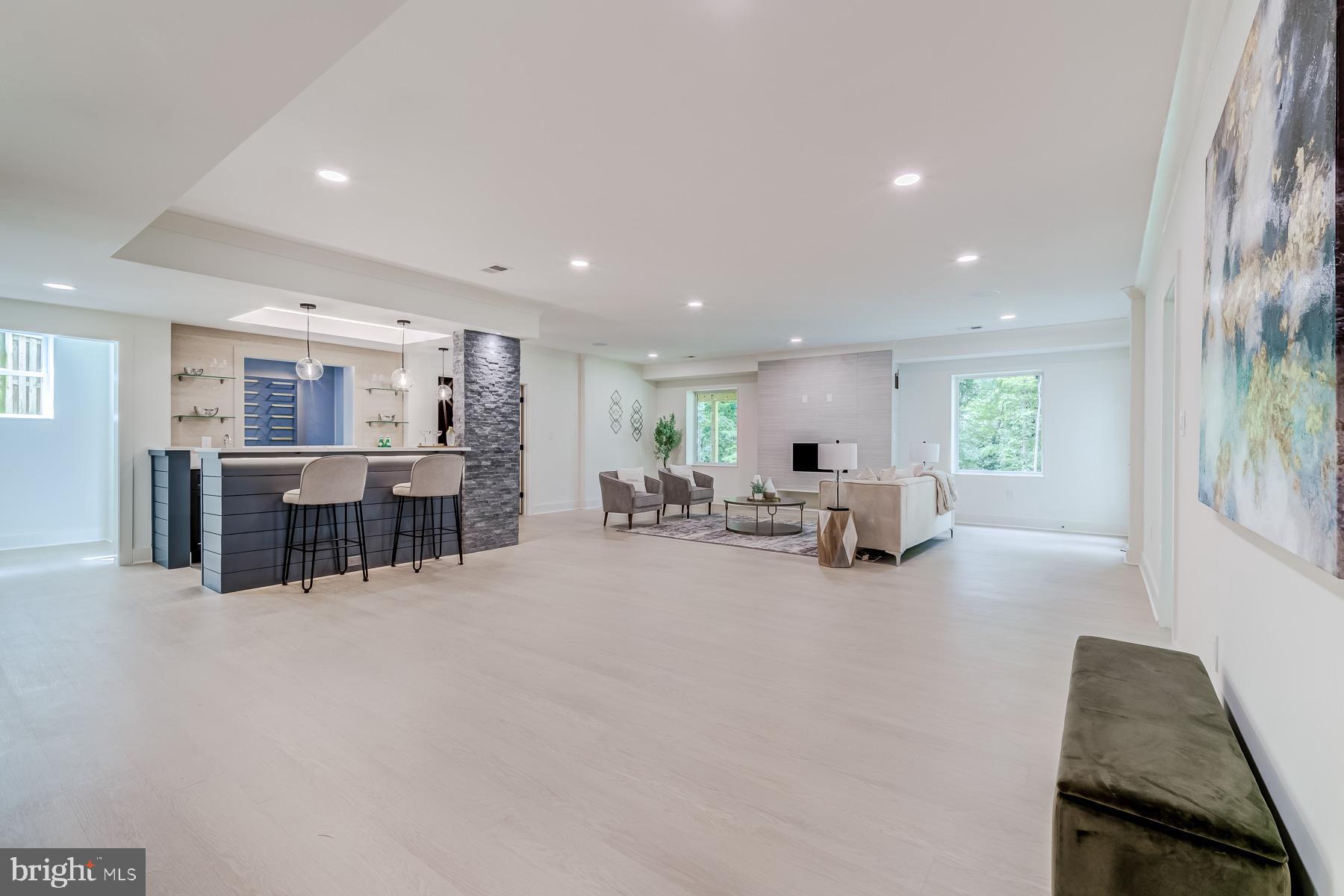 1205 Ross Dr SW
