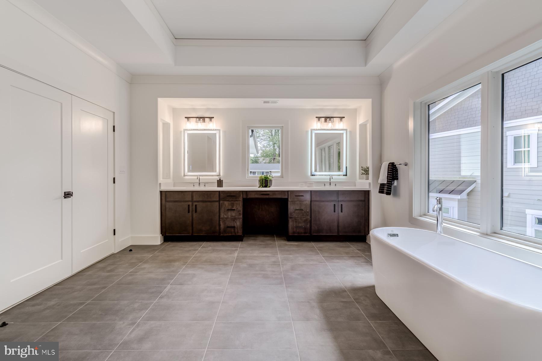 1205 Ross Dr SW