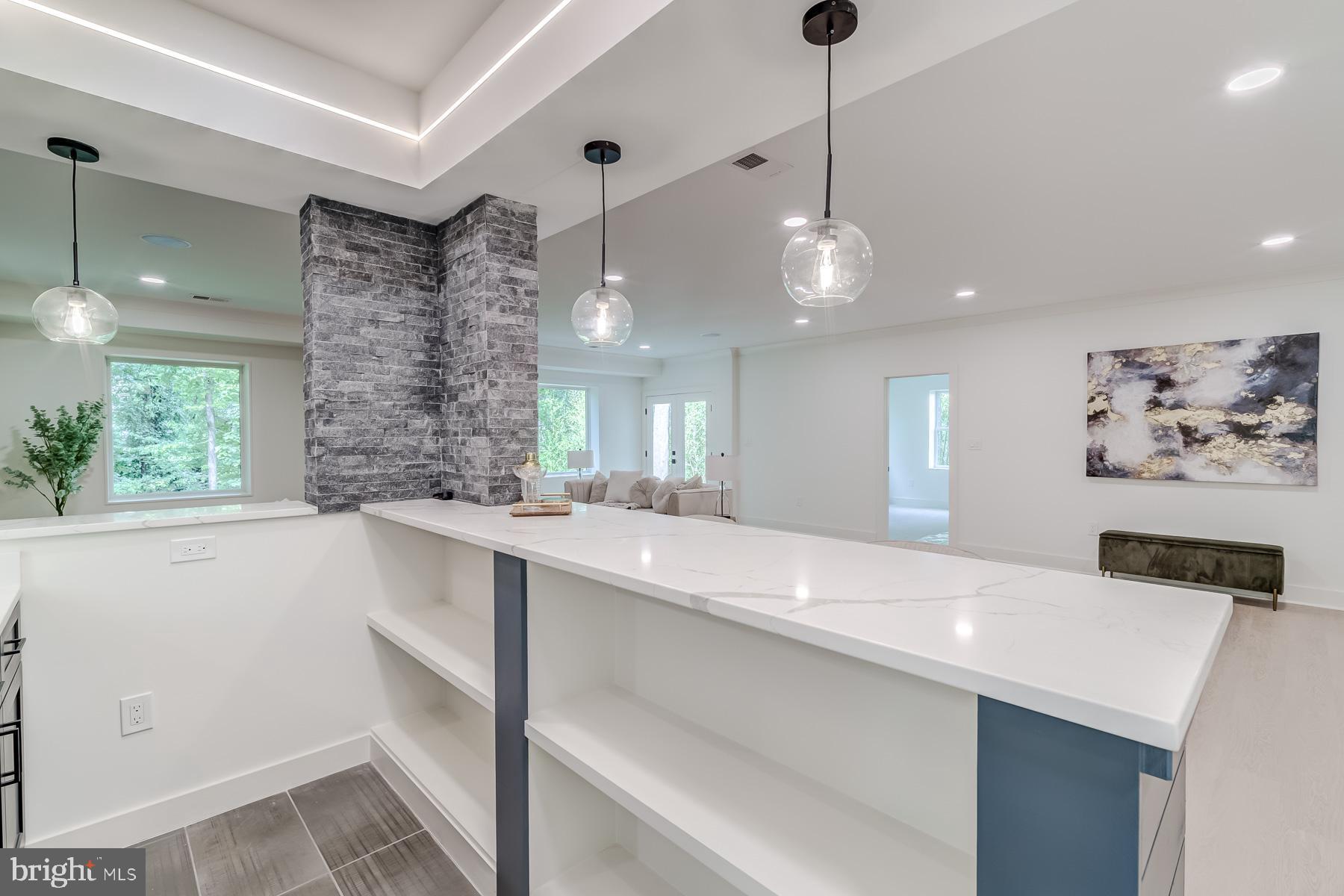 1205 Ross Dr SW