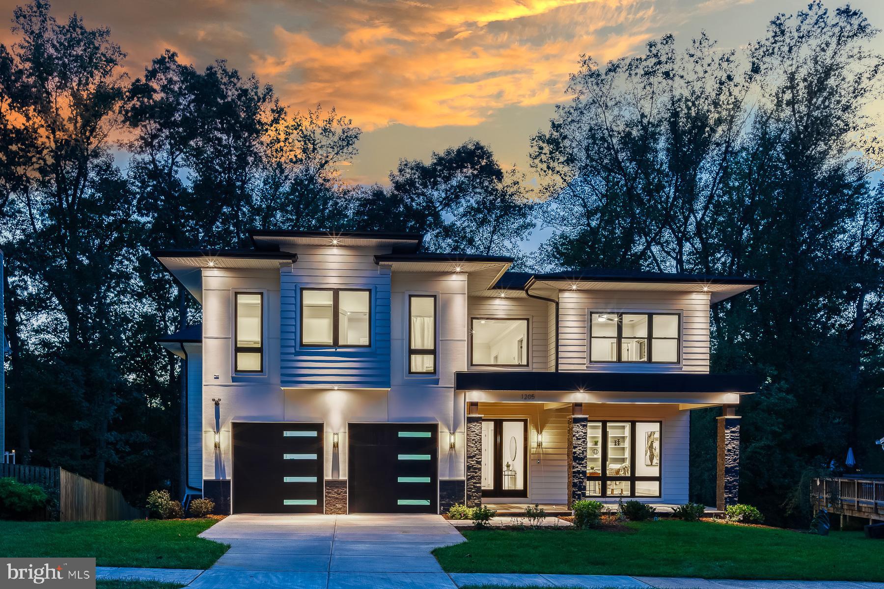 1205 Ross Dr SW