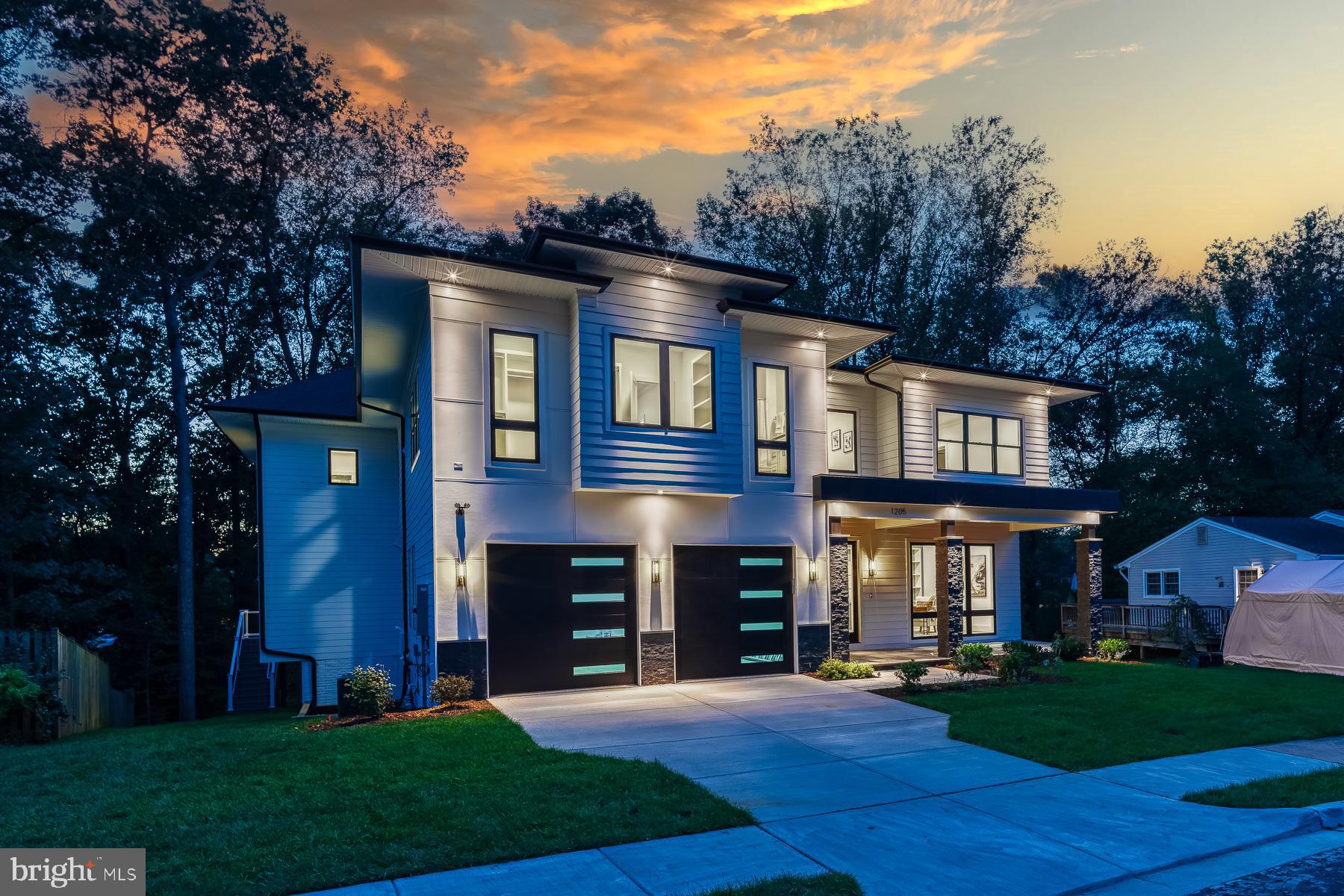 1205 Ross Dr SW