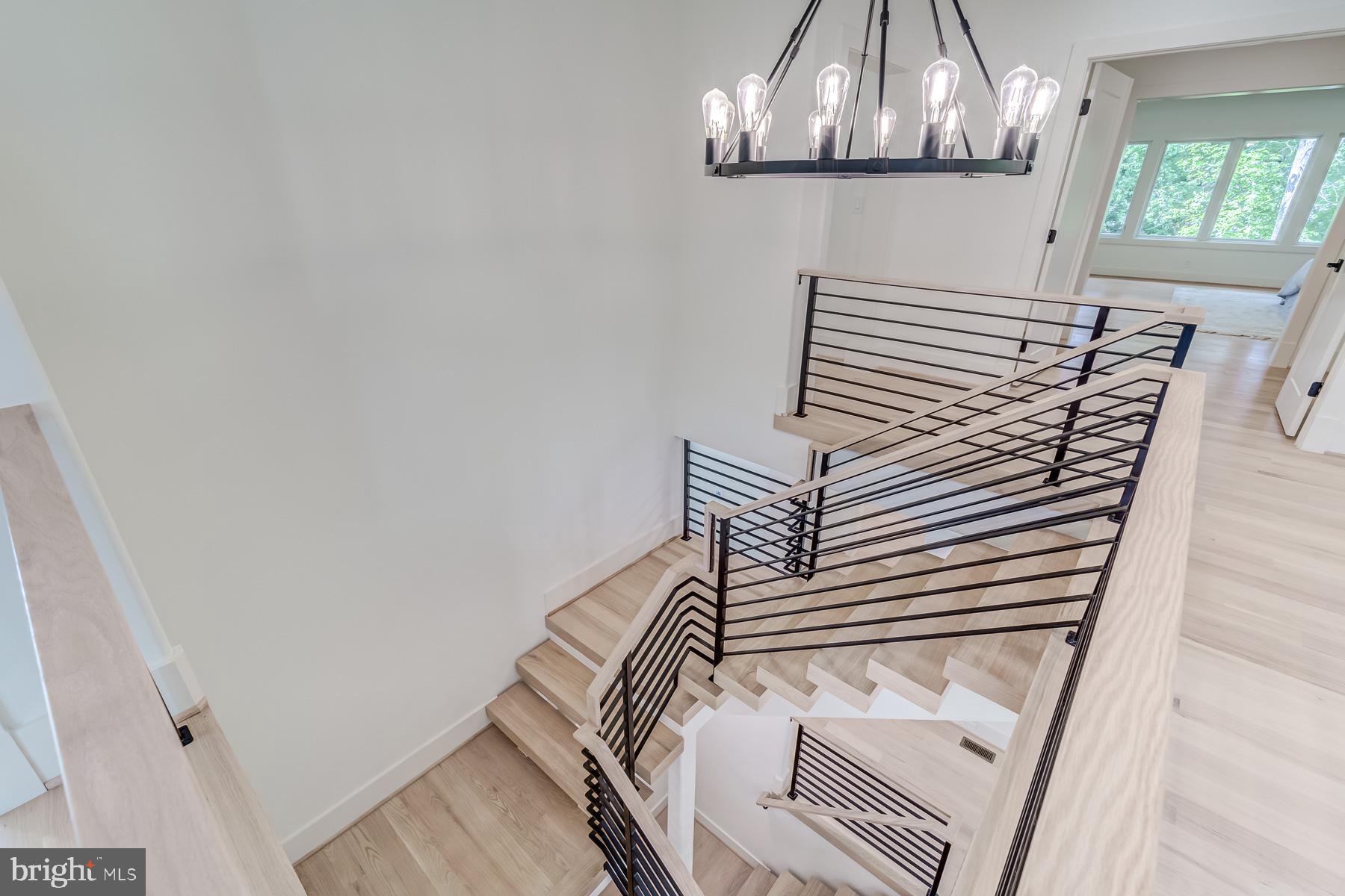 1205 Ross Dr SW