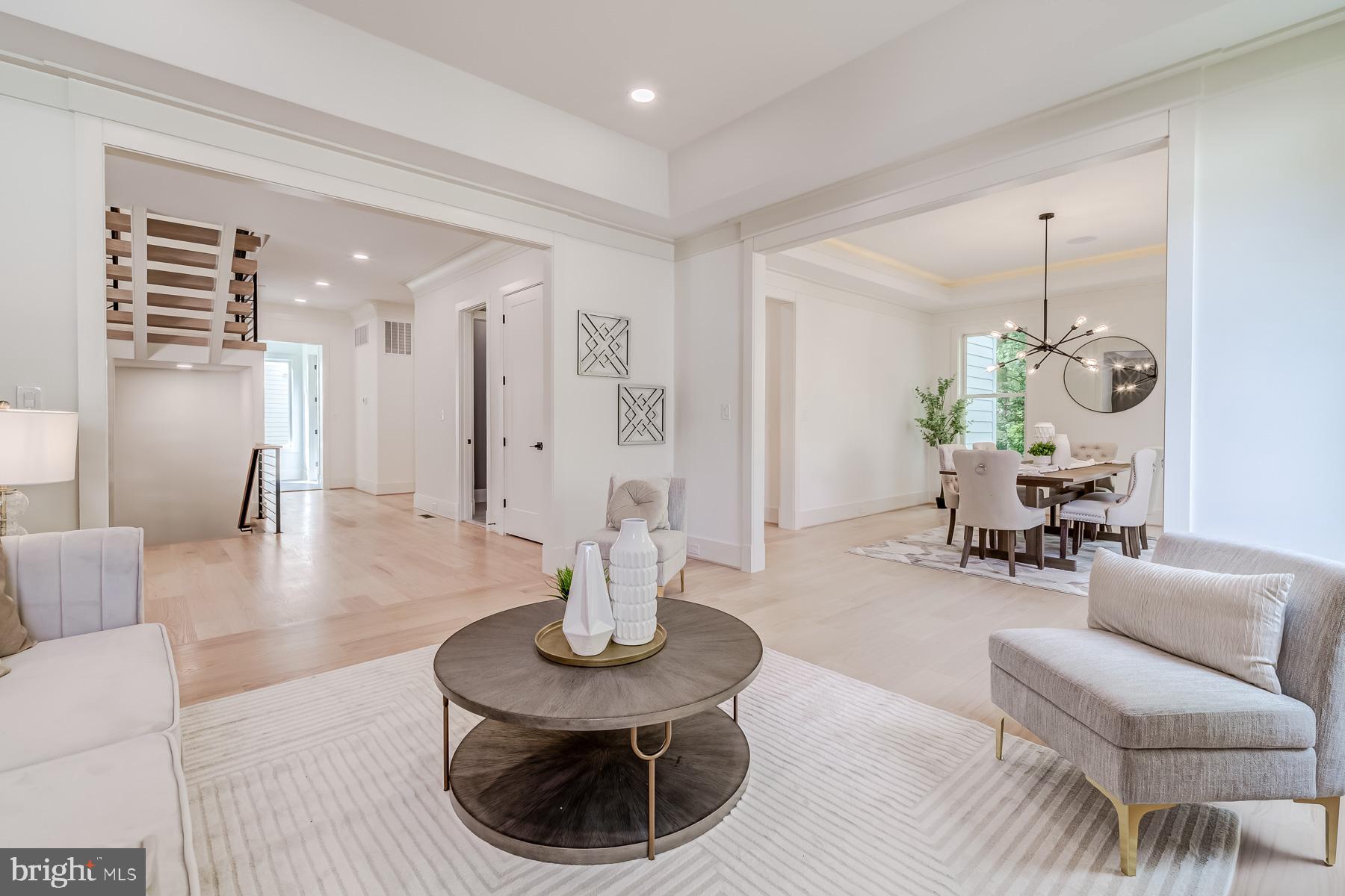 1205 Ross Dr SW