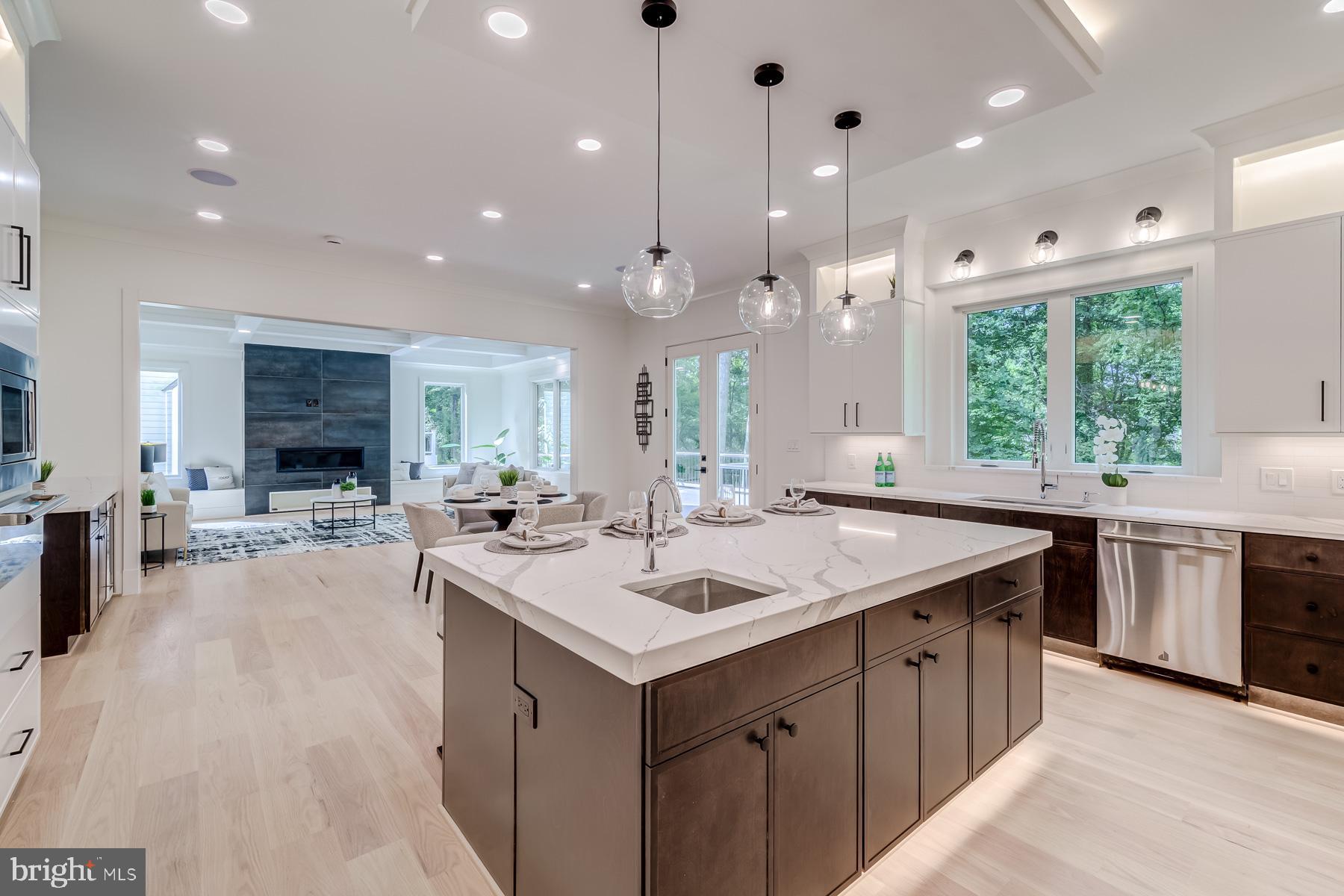 1205 Ross Dr SW